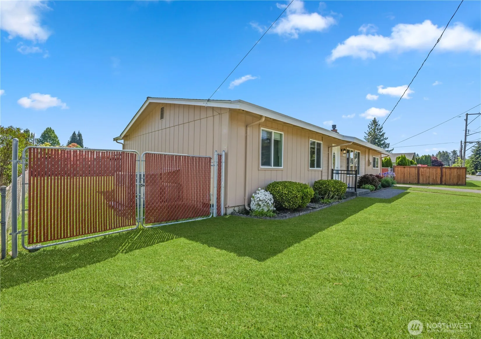 Property photo for 1013 21st Street Nw, Puyallup photo 3