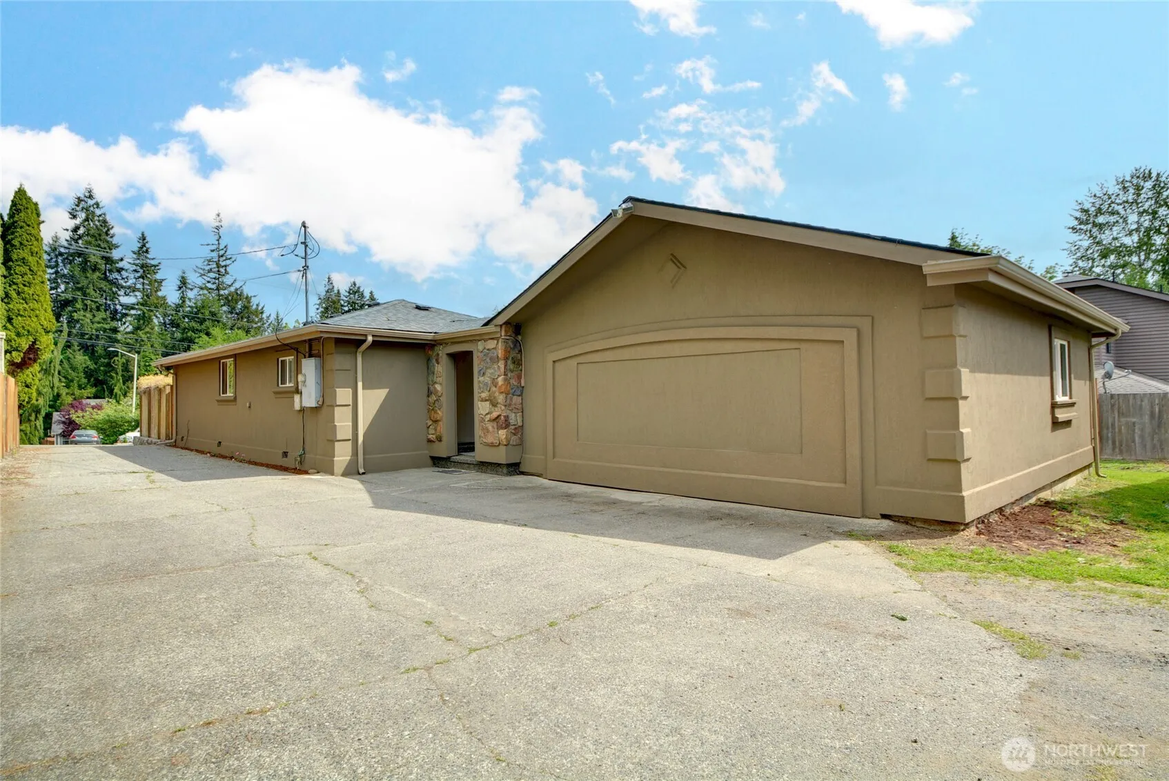 Property photo for 2502 110th Street Se, Everett