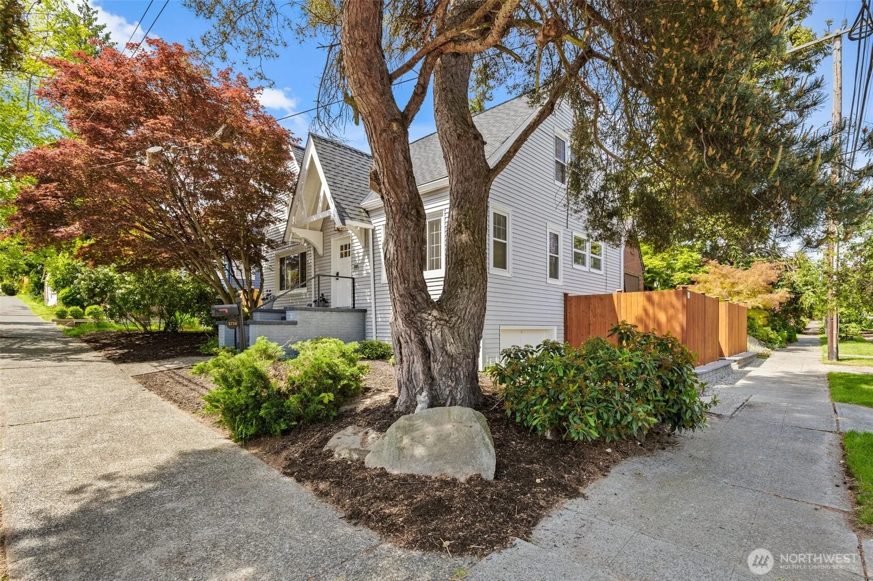 Property photo for 1716 Ne 80th Street, Seattle