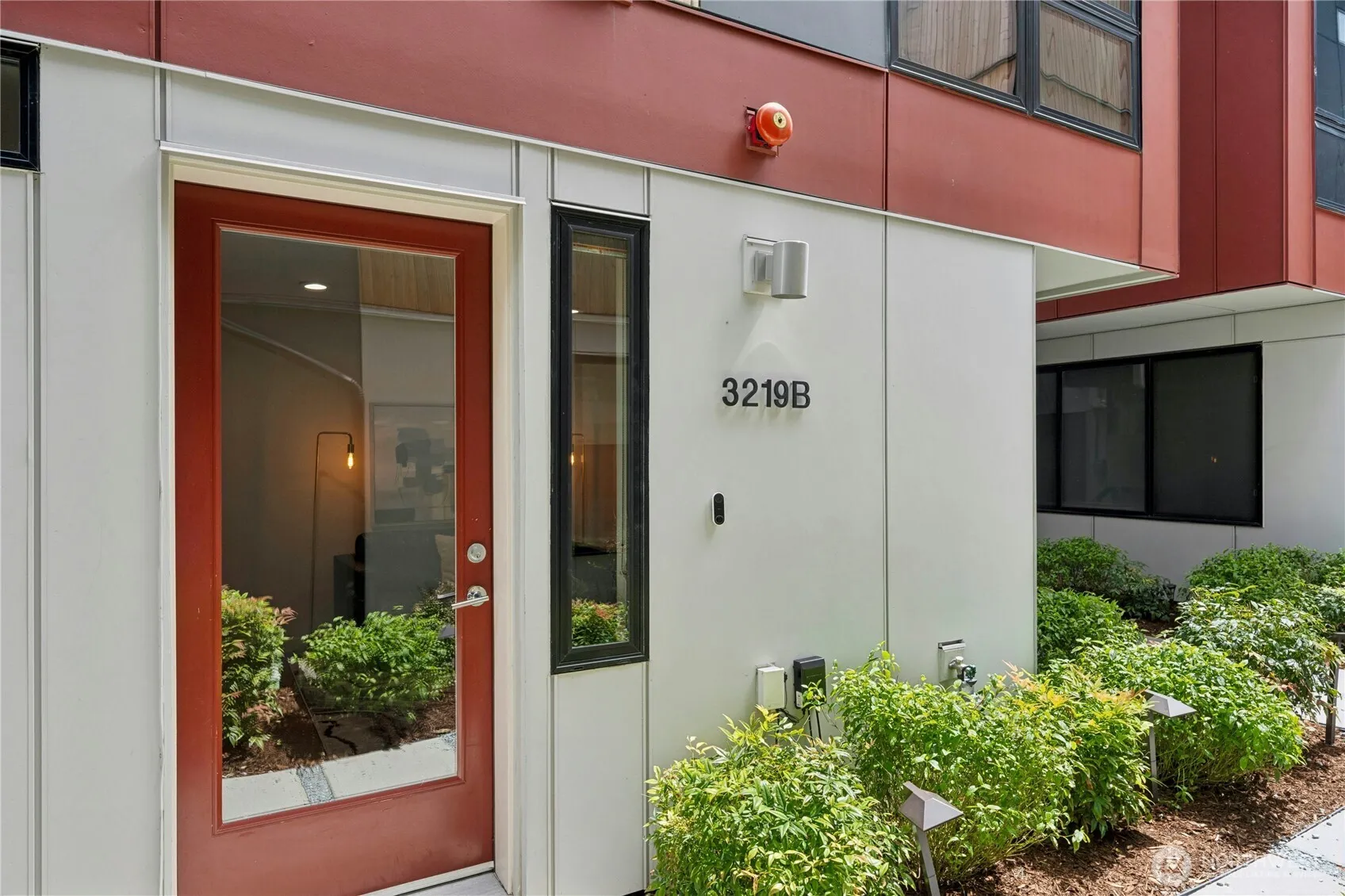 Property photo for 3219 California Avenue Sw #b, Seattle