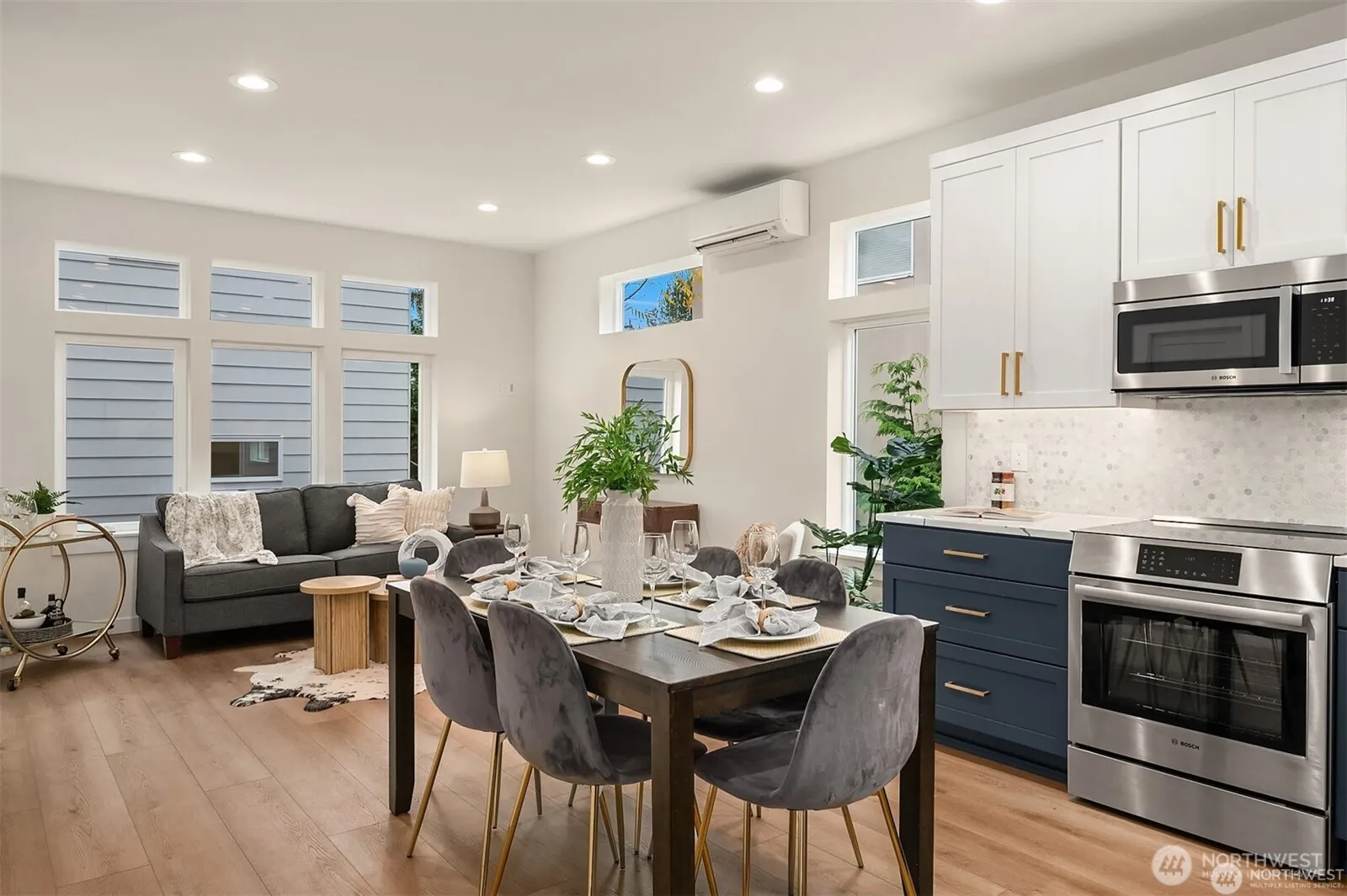 Property photo for 1727 25th Avenue #b, Seattle photo 5