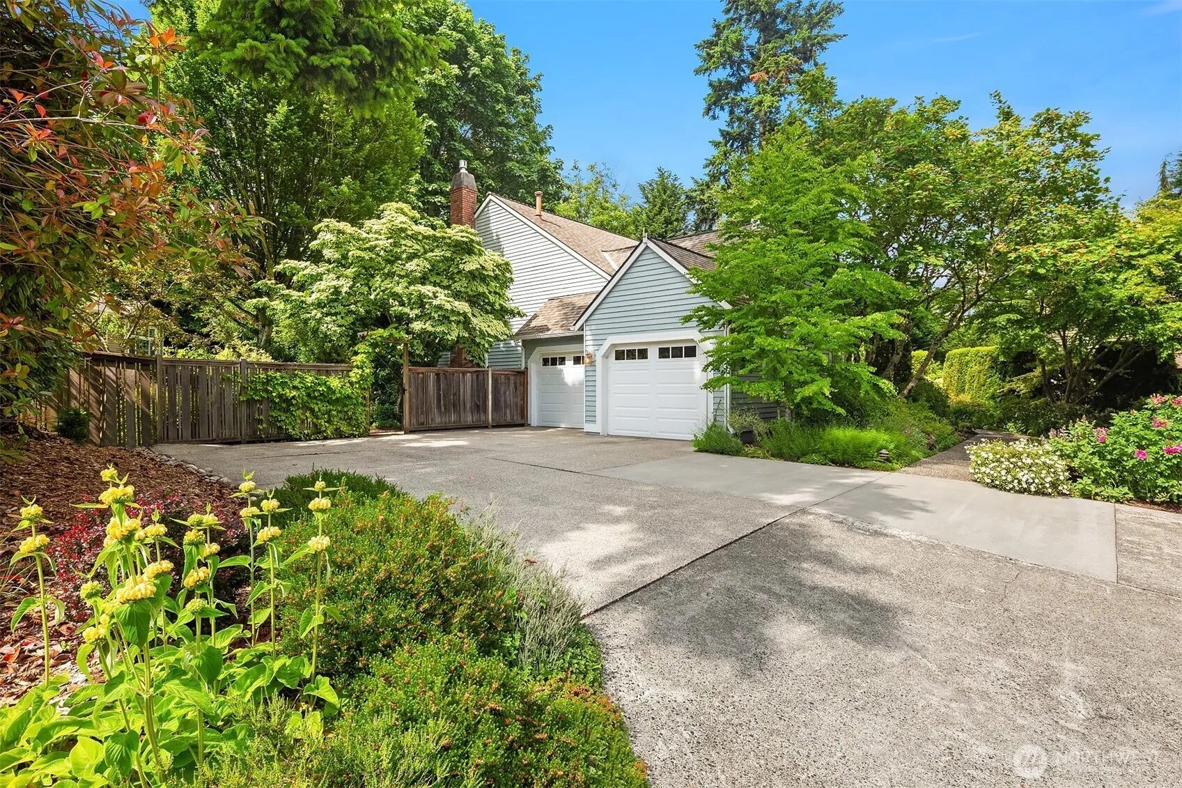 Property photo for 13116 Ne 145th Place, Kirkland photo 2