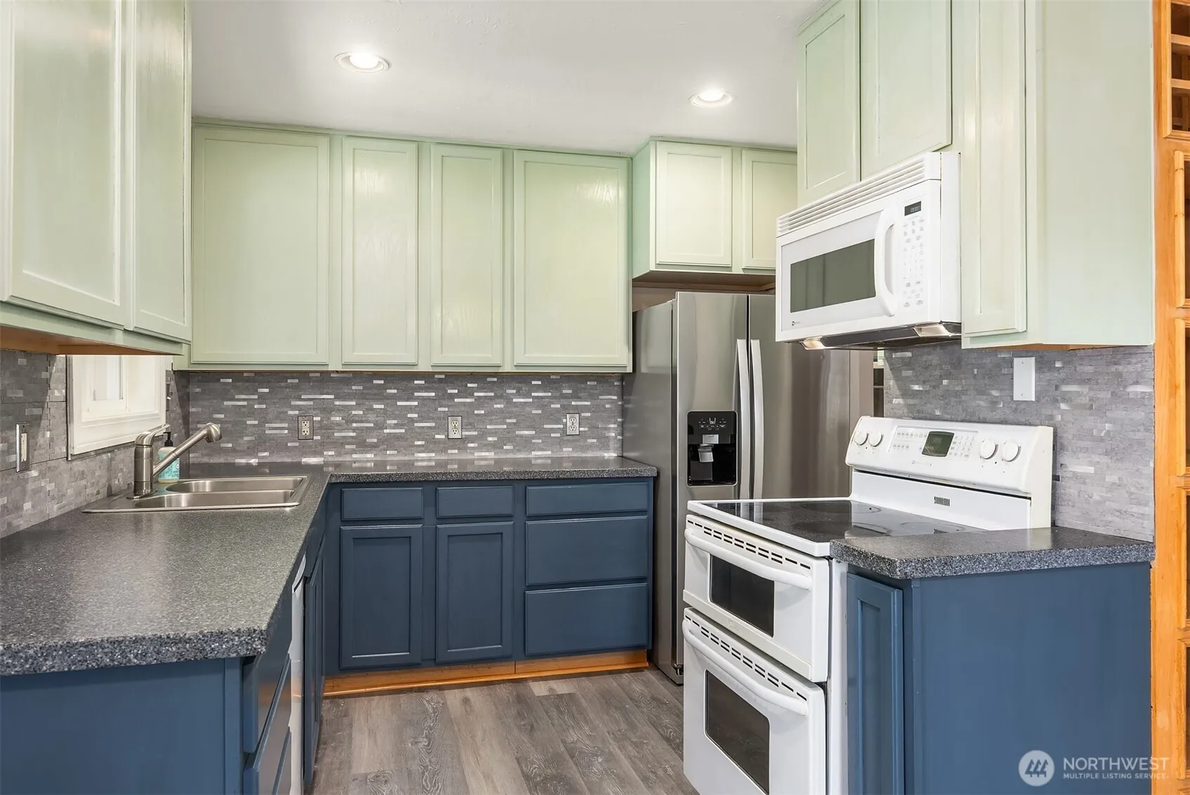 Property photo for 1010 E Marine View Drive, Everett photo 4