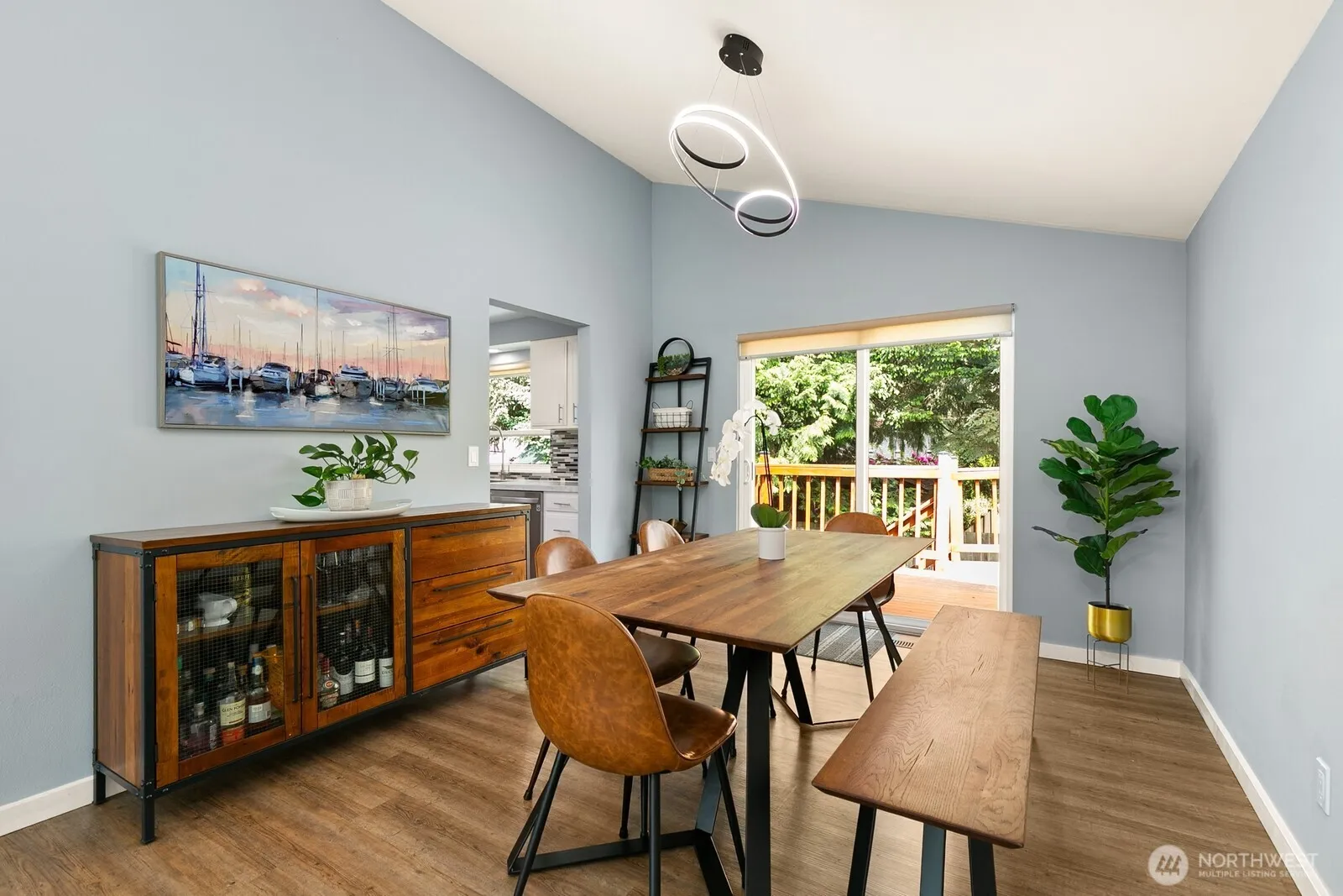 Property photo for 11737 5th Avenue Ne #b, Seattle photo 5