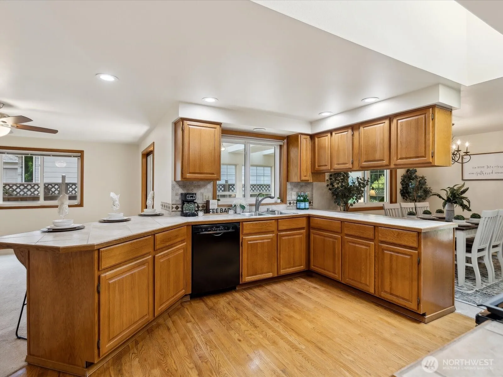 Property photo for 12128 43rd Drive Se, Everett photo 4