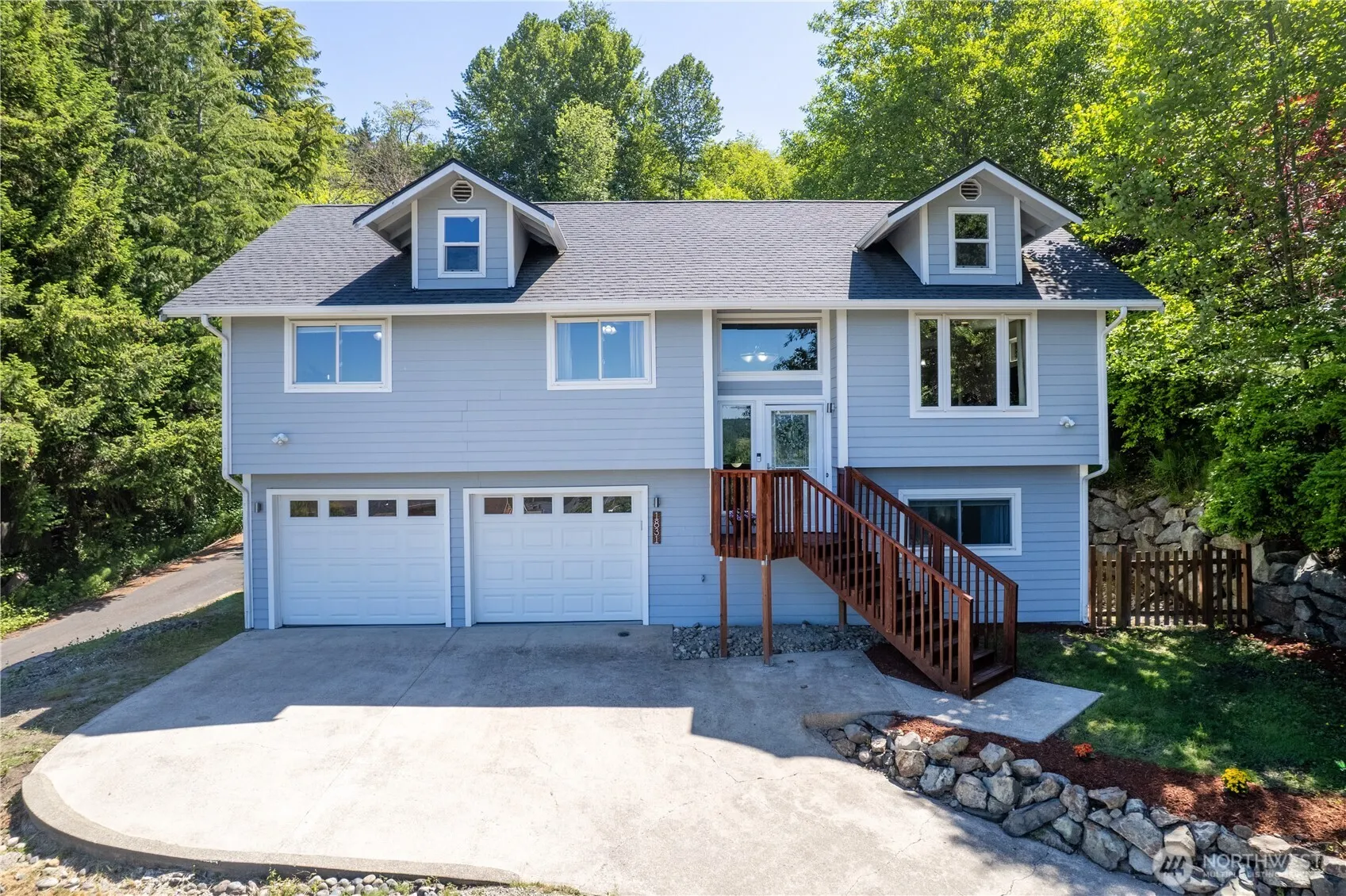 Property photo for 1831 5th St Se, Puyallup