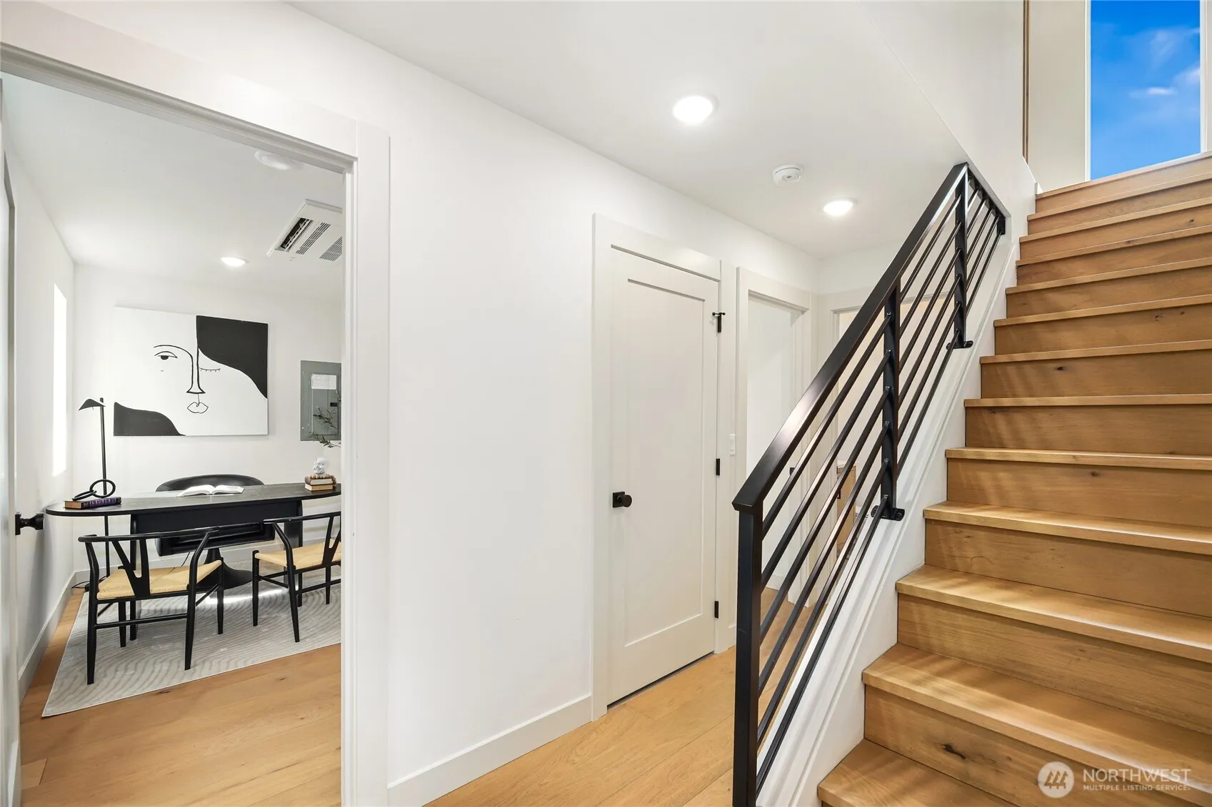Property photo for 4517 44th Avenue Sw #unit B, Seattle photo 2