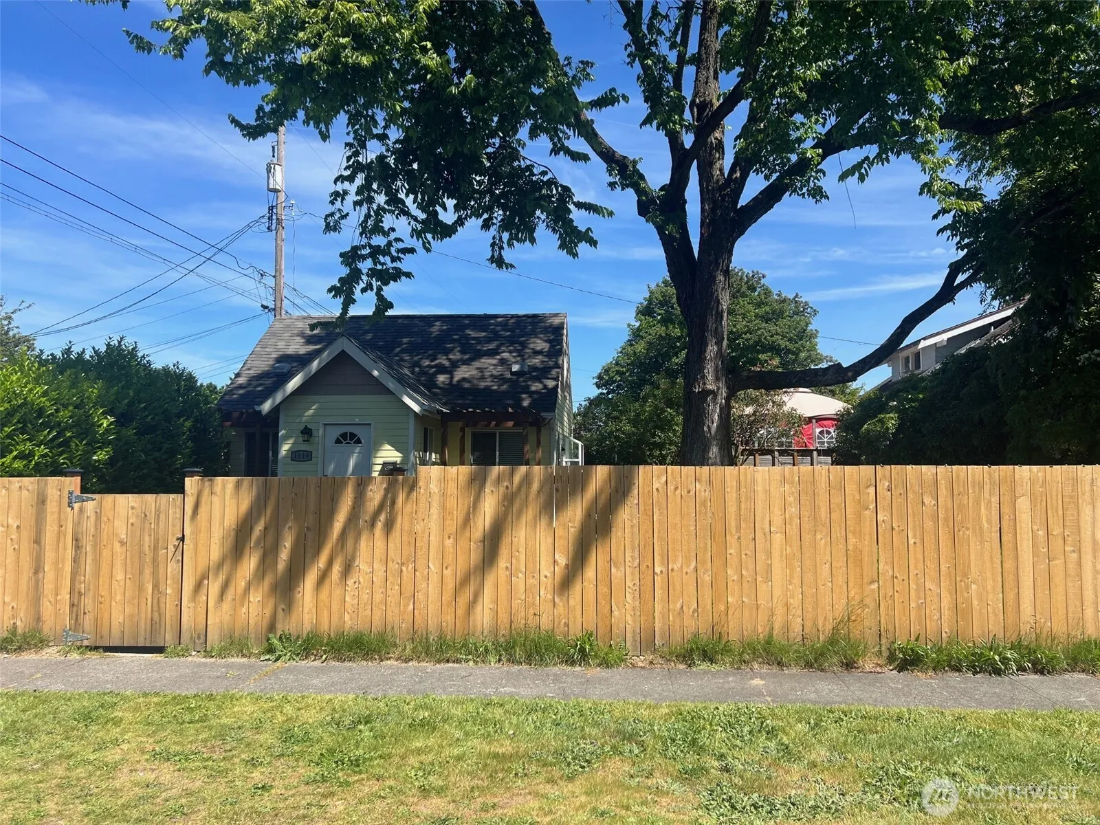 Property photo for 1019 S Junett Street, Tacoma photo 2