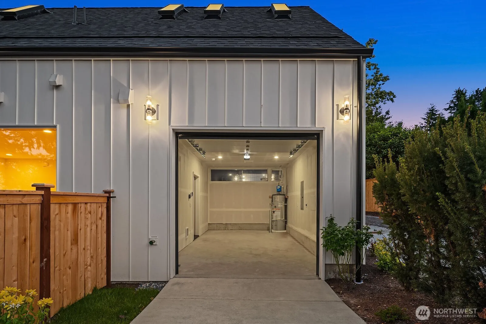 Property photo for 1516 Ne 97th Street, Seattle photo 2