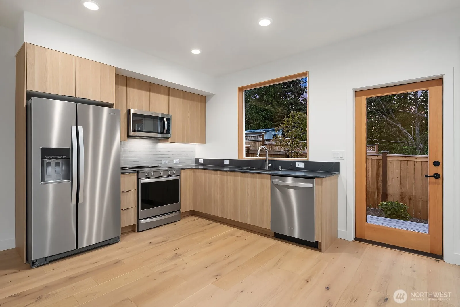 Property photo for 1516 Ne 97th Street, Seattle photo 3