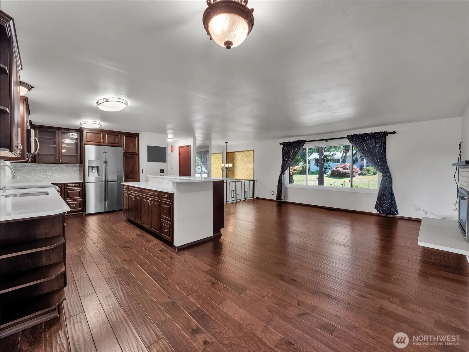 Property photo for 713 220th Street Sw, Bothell photo 3
