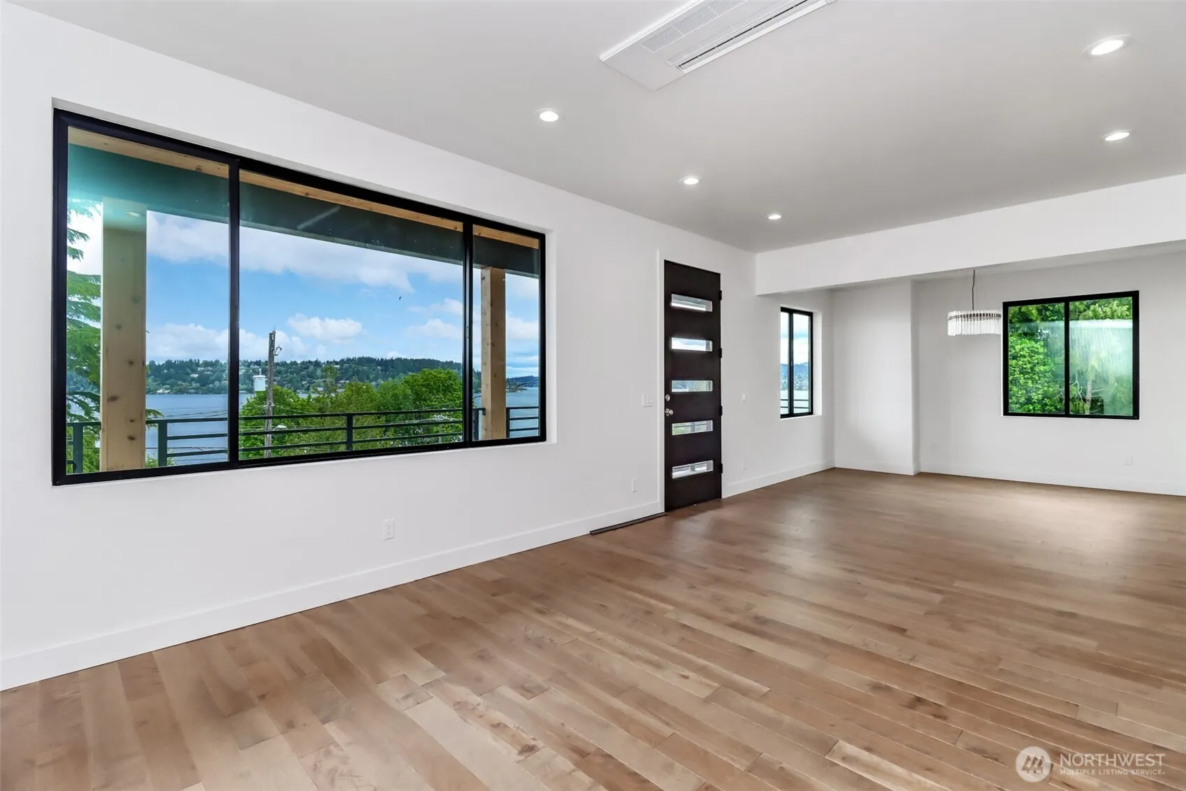 Property photo for 7253 S Taft Street, Seattle photo 3