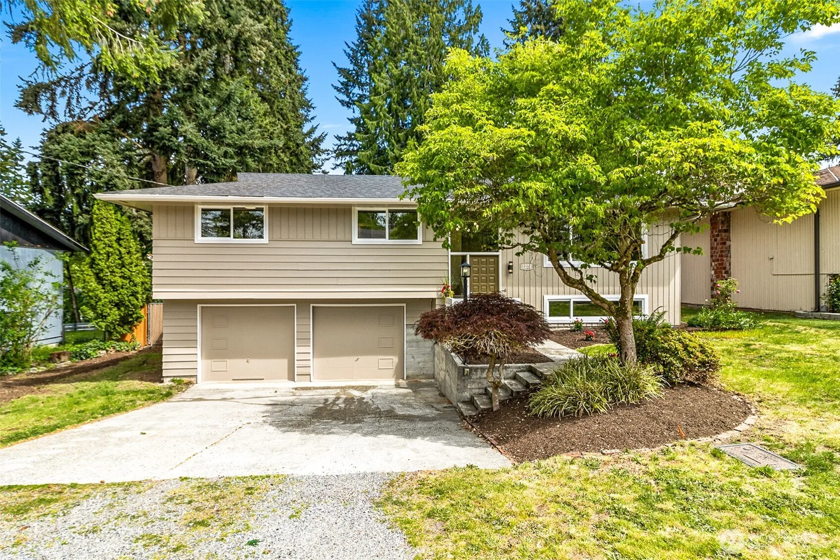 Property photo for 1231 121st Place Se, Everett