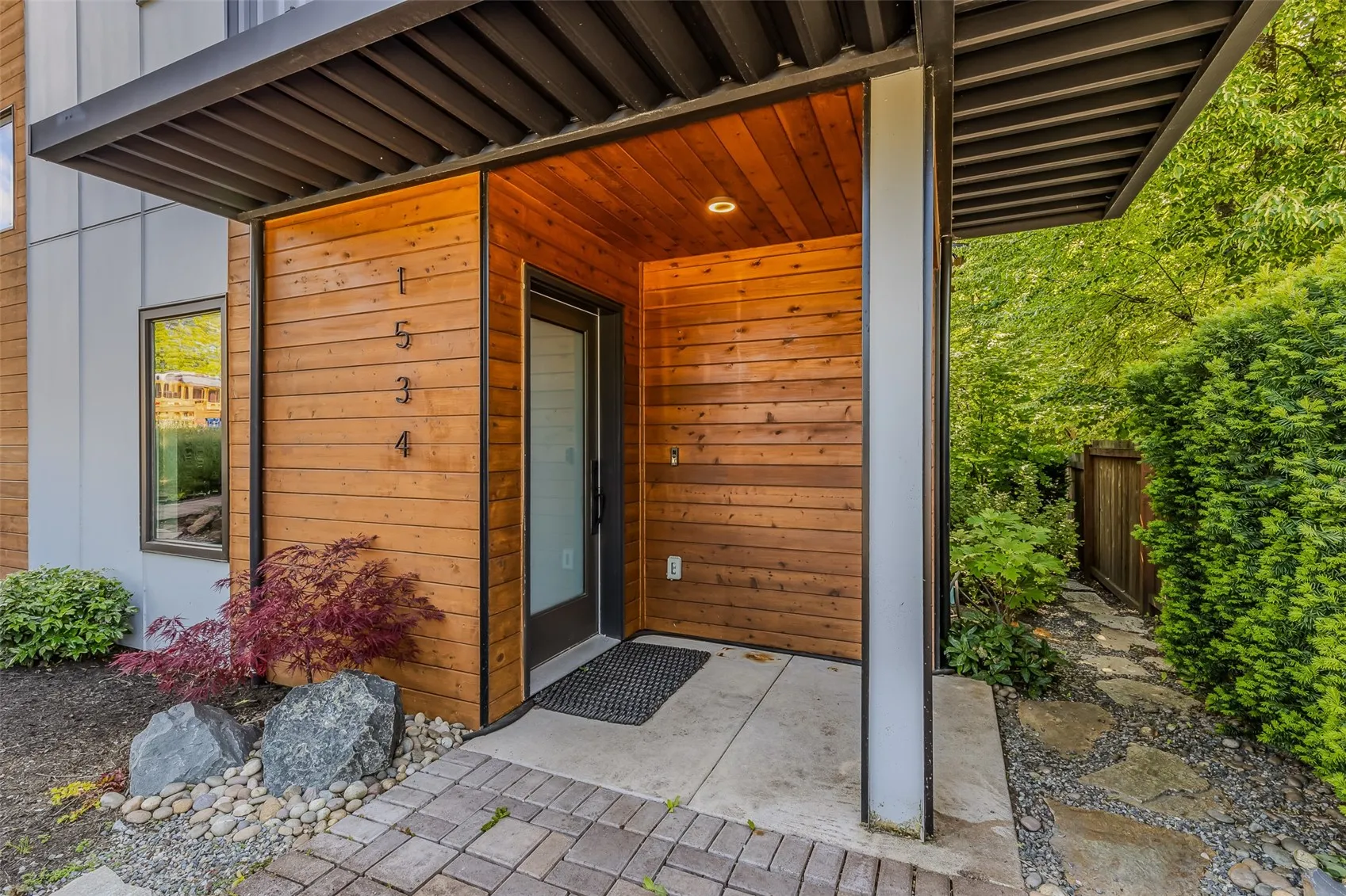 Property photo for 1534 25th Avenue S, Seattle photo 3