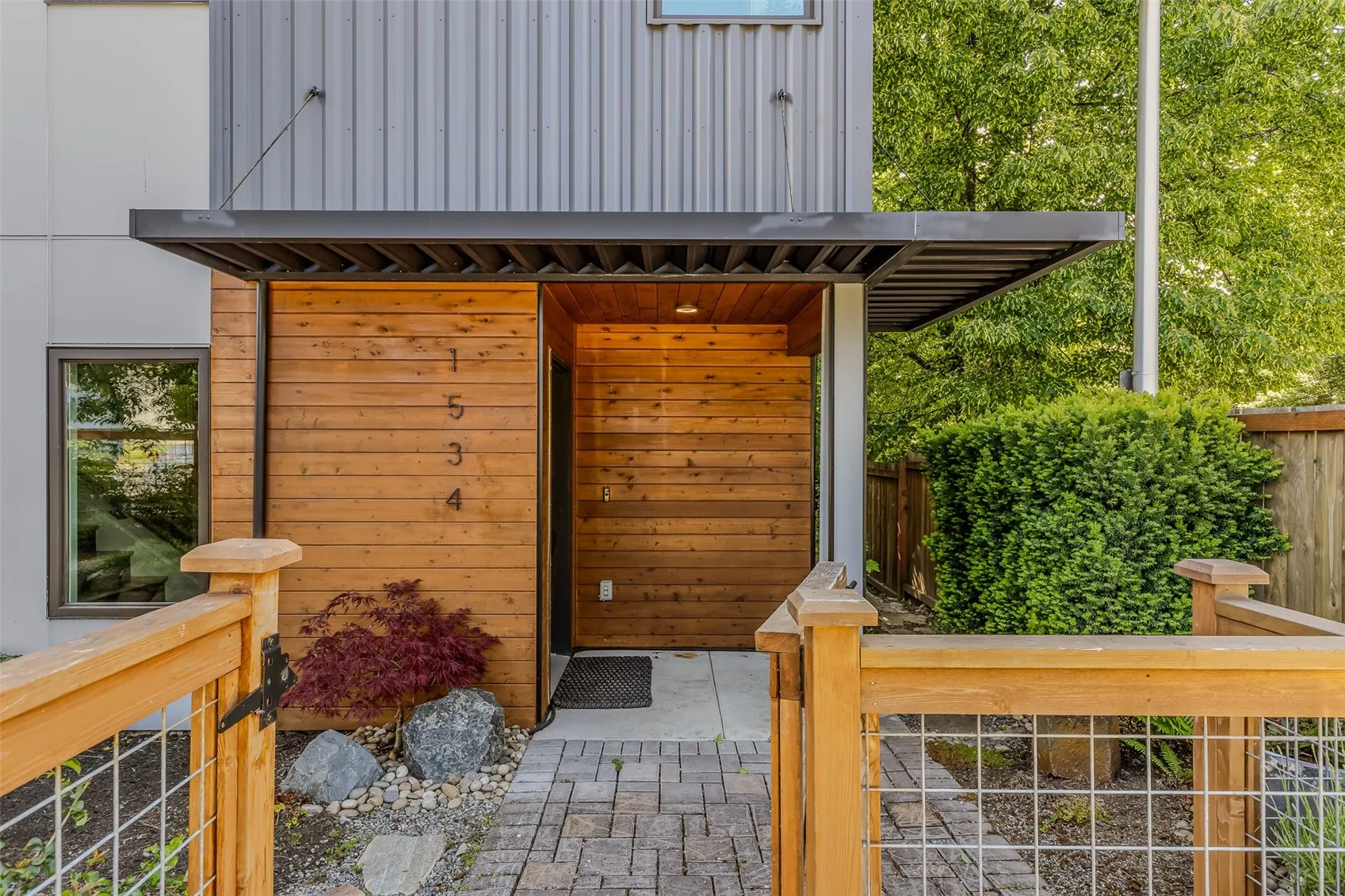 Property photo for 1534 25th Avenue S, Seattle photo 2