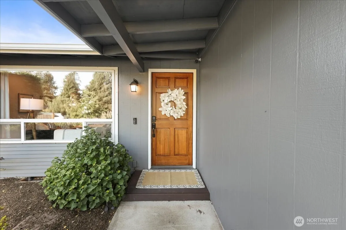Property photo for 14305 141st Court Se, Renton photo 2