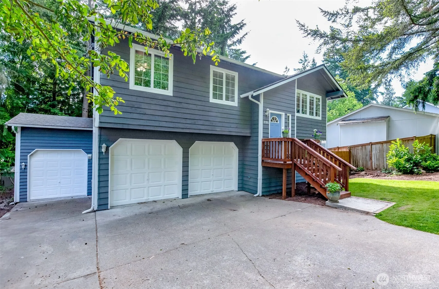 Property photo for 20506 Lapaloma Drive E, Bonney Lake photo 2