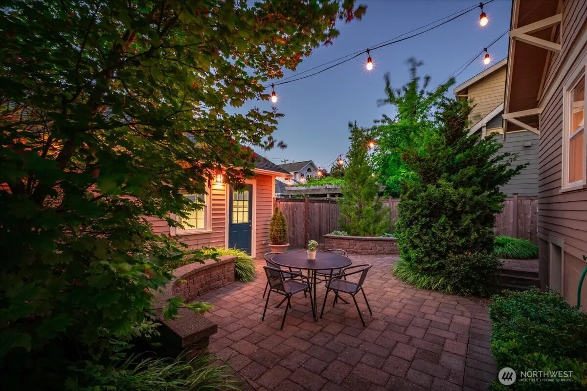 Property photo for 136 Nw 74th Street, Seattle photo 2