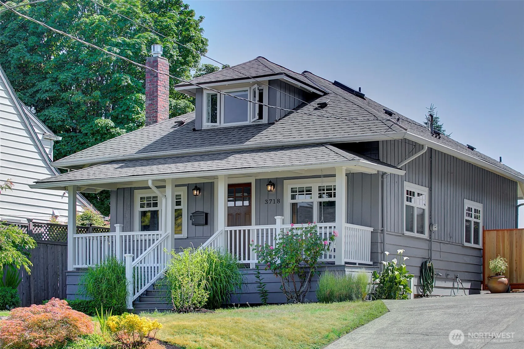 Property photo for 3718 Walnut Avenue Sw, Seattle