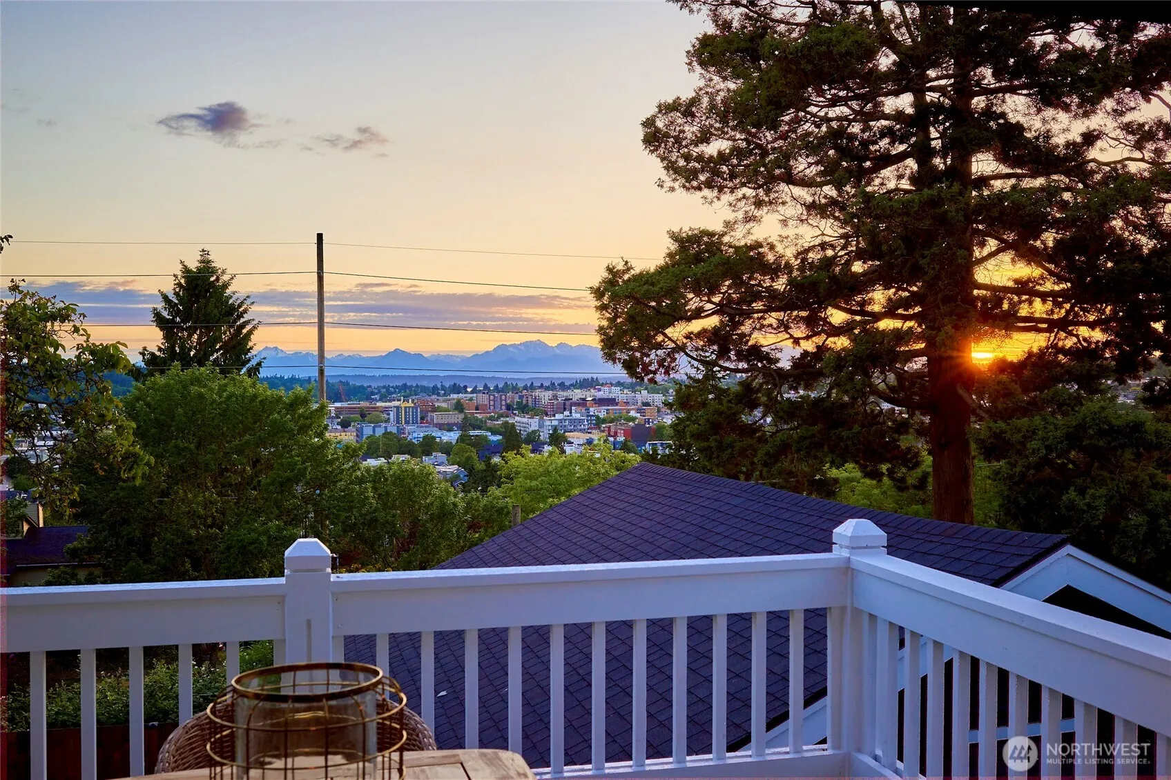 Property photo for 5045 Baker Avenue Nw, Seattle photo 3