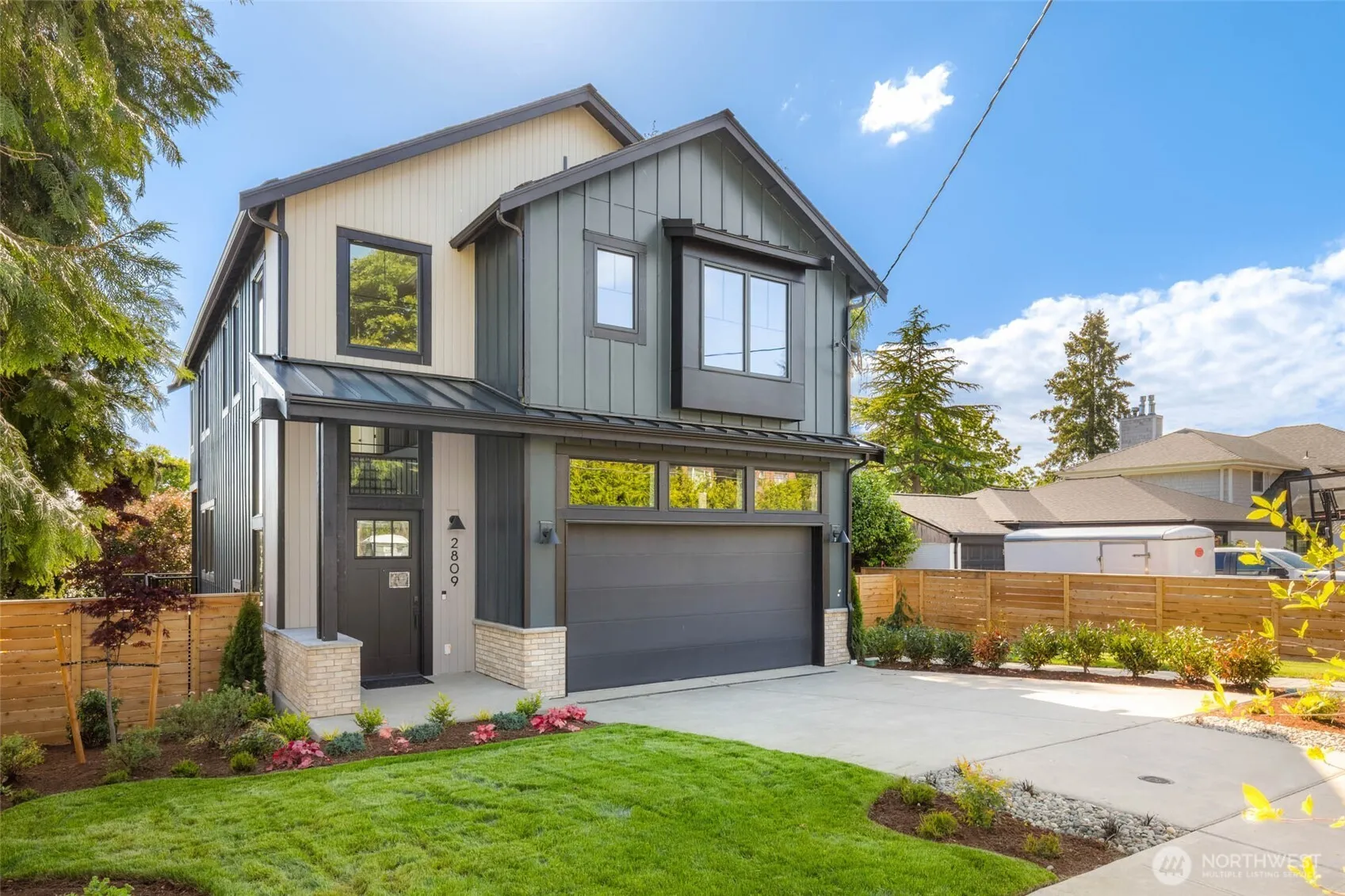 Property photo for 2809 12th Avenue W, Seattle photo 4