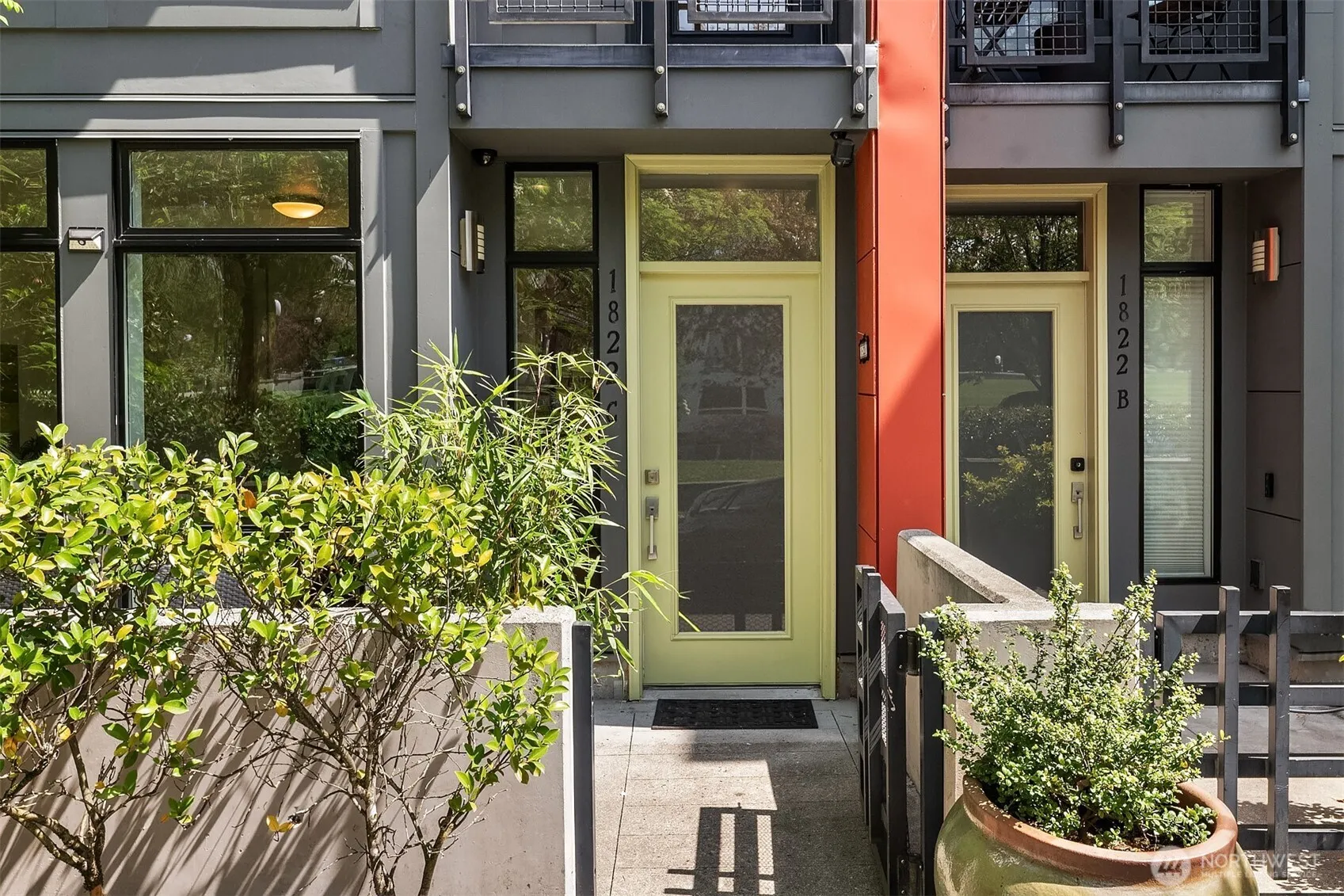 Property photo for 1822 11th Avenue #c, Seattle photo 3