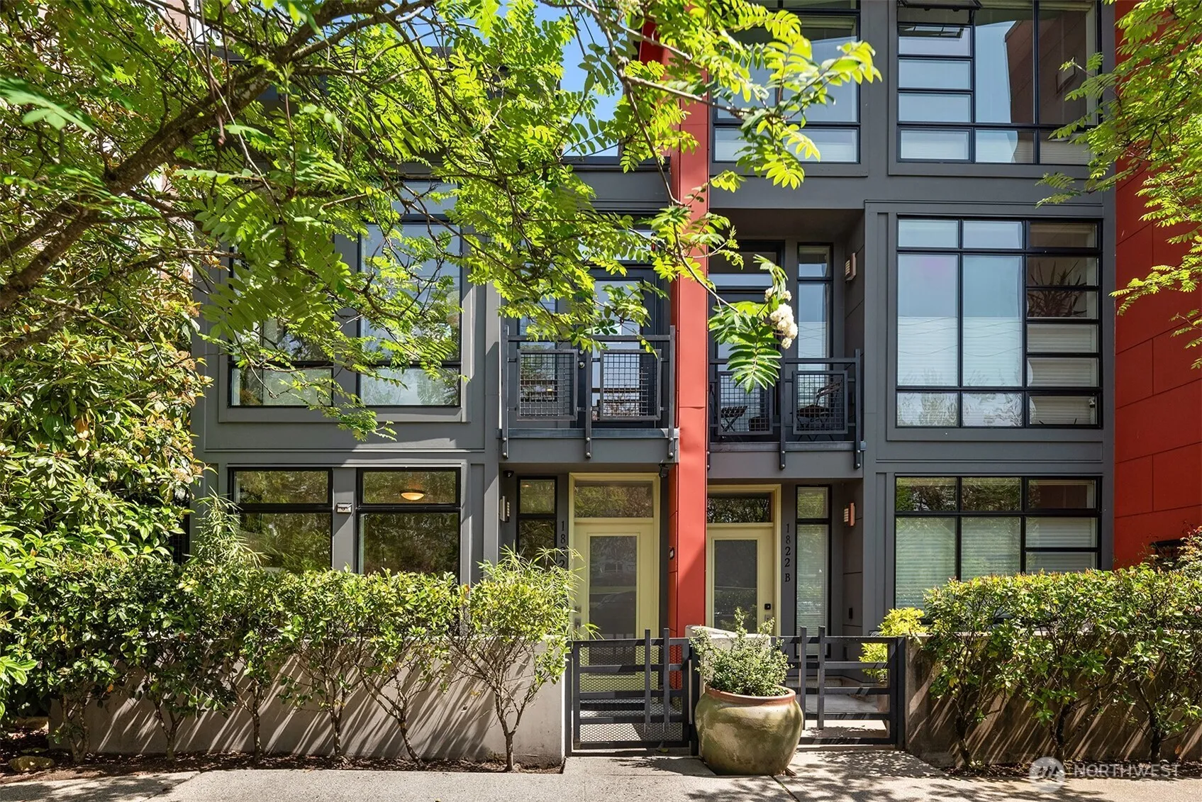 Property photo for 1822 11th Avenue #c, Seattle photo 2