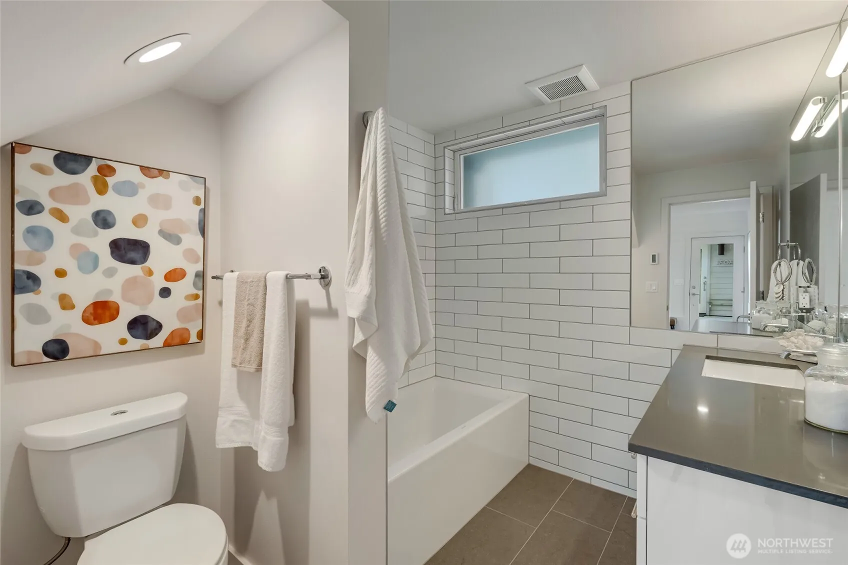Property photo for 3923 2nd Avenue Ne, Seattle photo 5