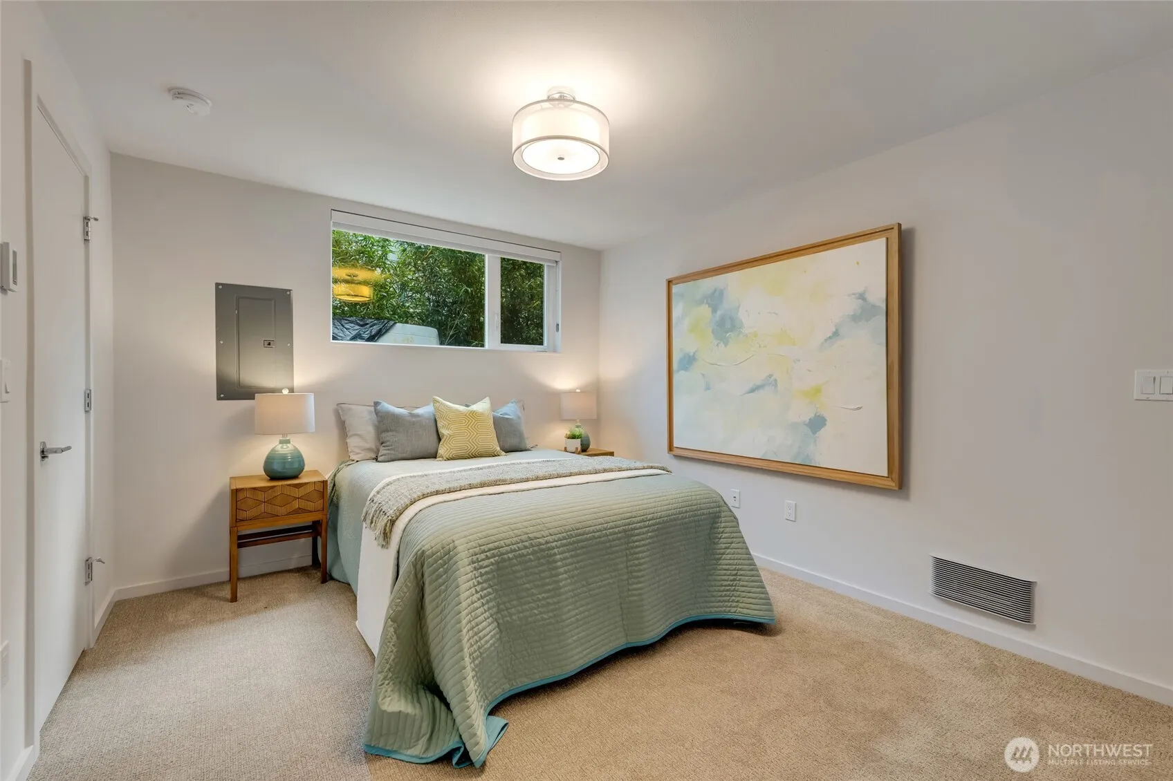Property photo for 3923 2nd Avenue Ne, Seattle photo 4