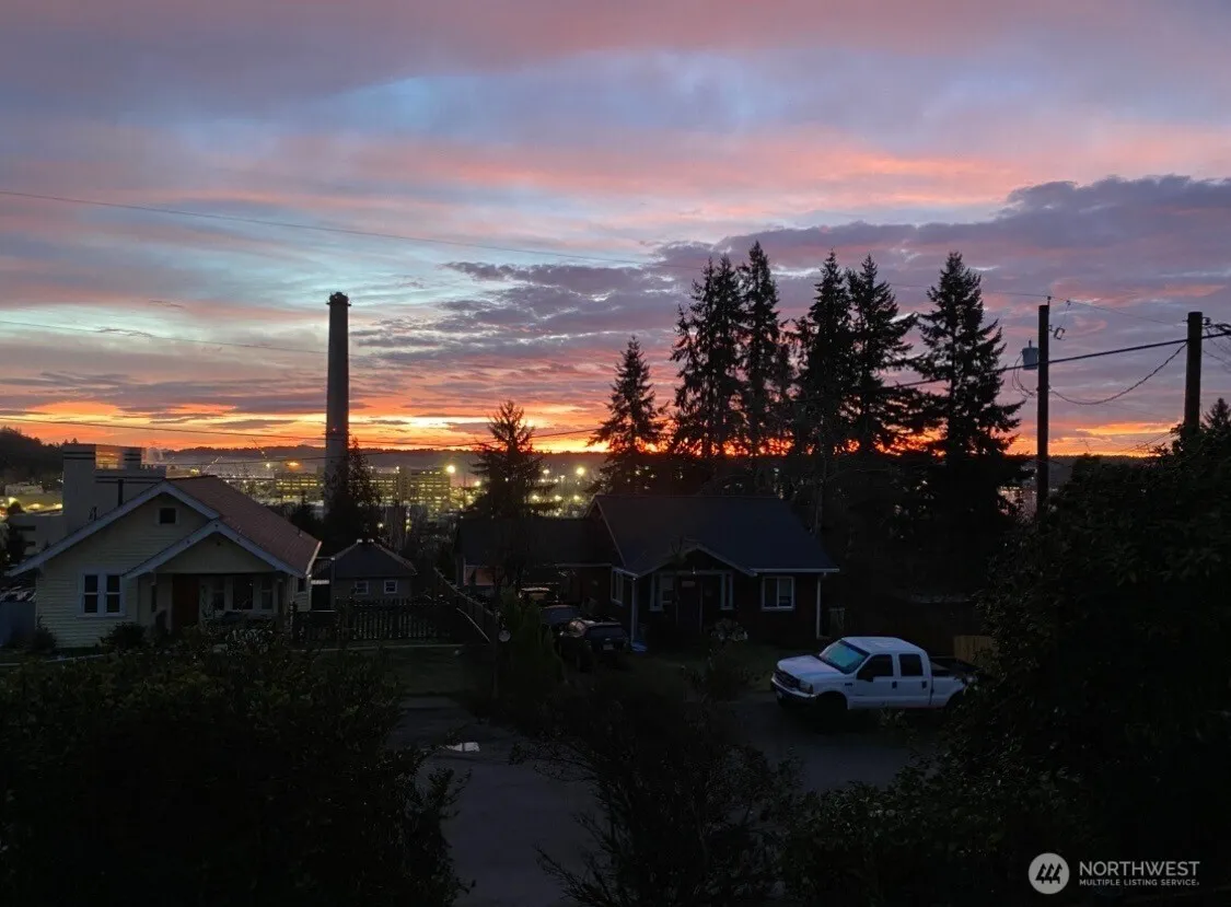 Property photo for 517 S Hartford Avenue, Bremerton photo 2
