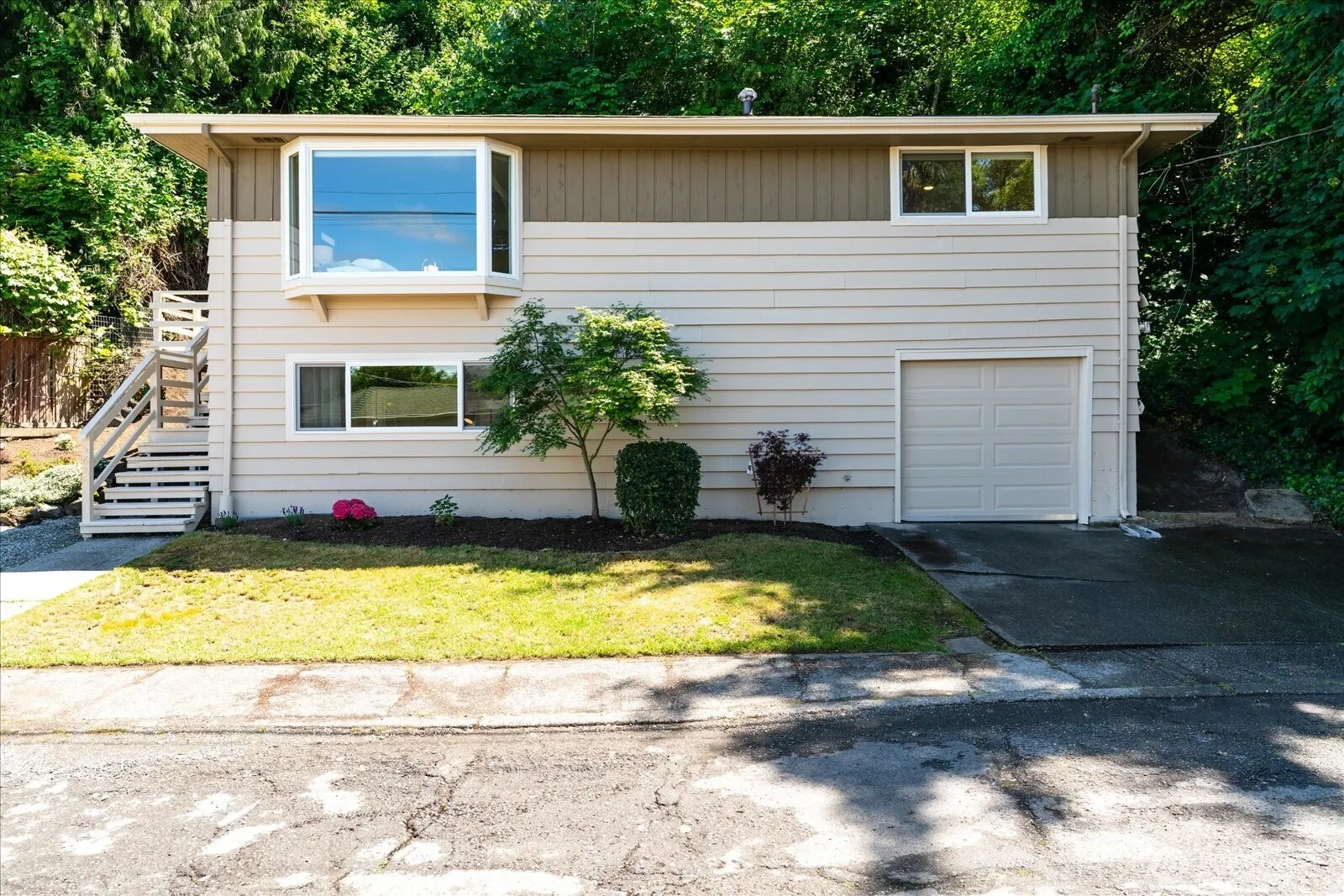 Property photo for 5625 Sw Teig Place, Seattle photo 2