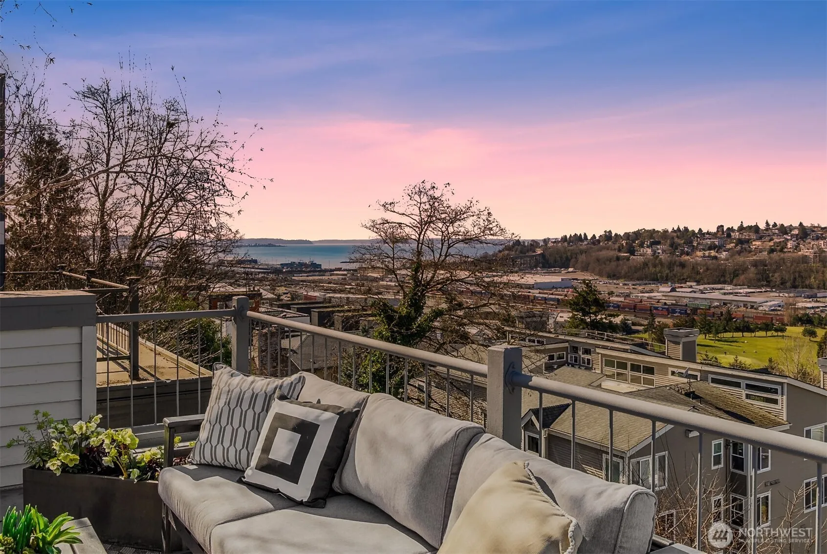 Property photo for 2605 13th Avenue W, Seattle