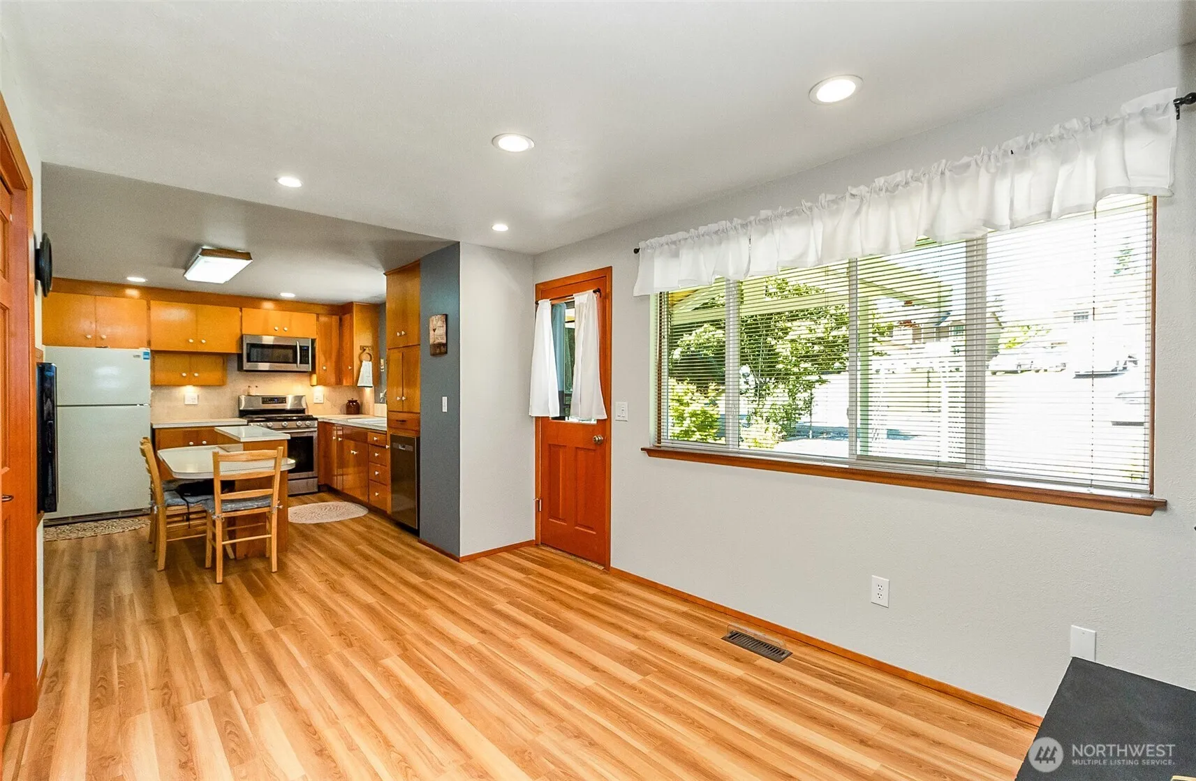 Property photo for 12910 51st Avenue Ne, Marysville photo 4