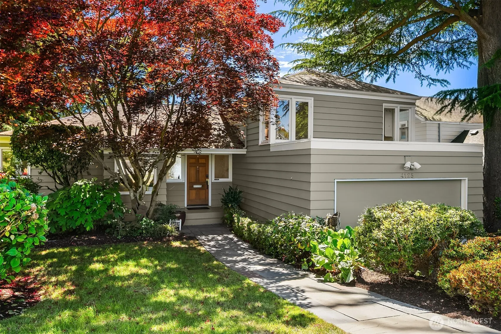 Property photo for 4125 Ne Surber Drive, Seattle