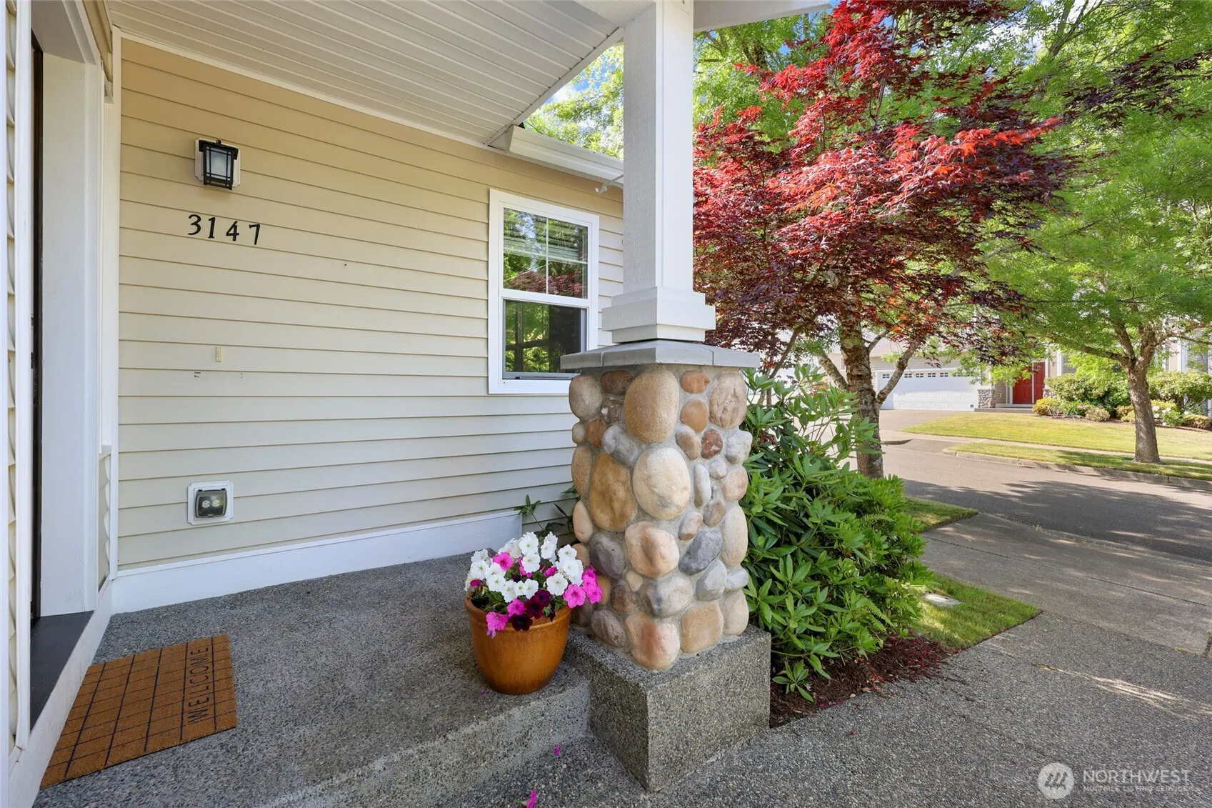 Property photo for 3147 6th Avenue Nw, Olympia photo 4