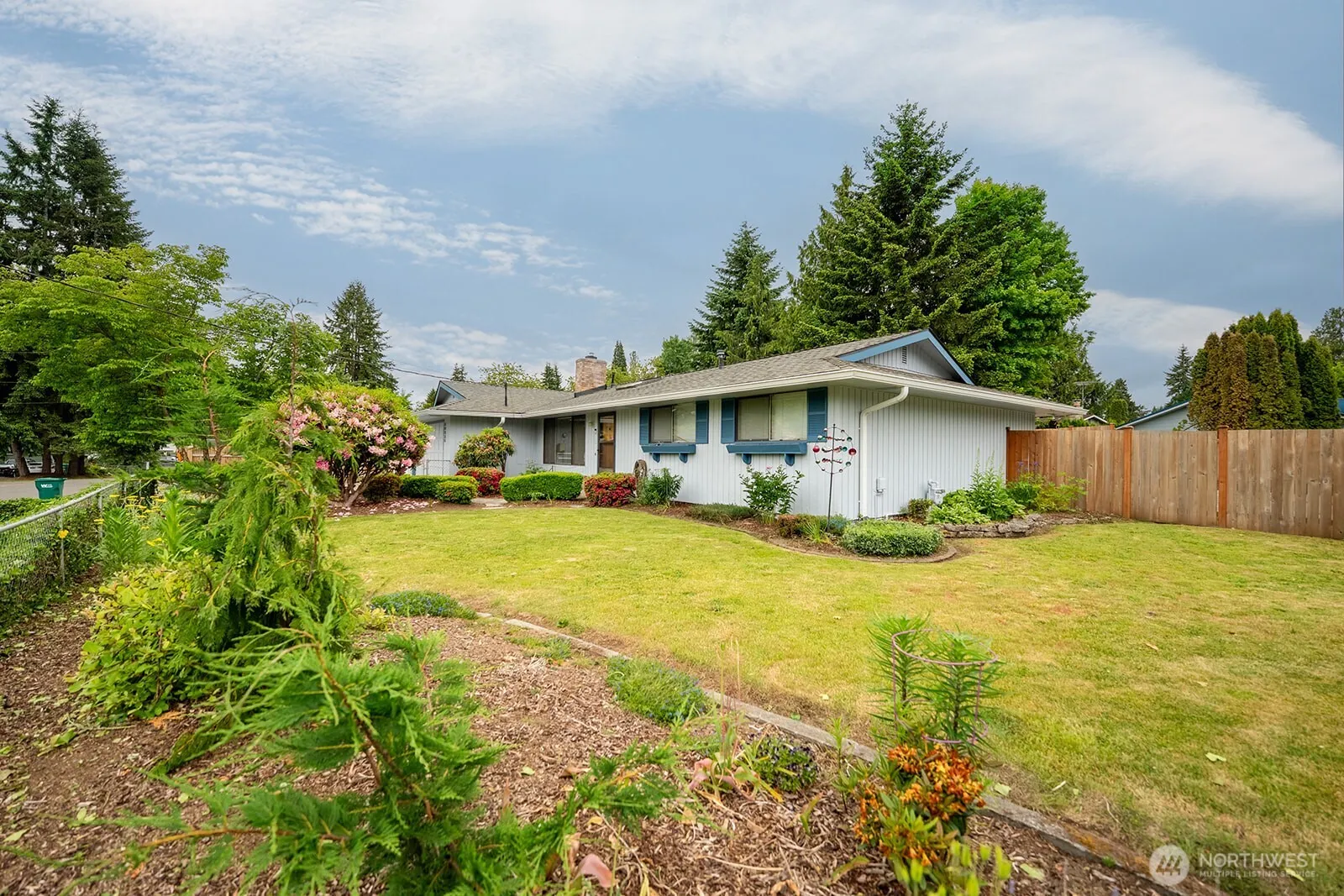 Property photo for 10930 38th Drive Se, Everett