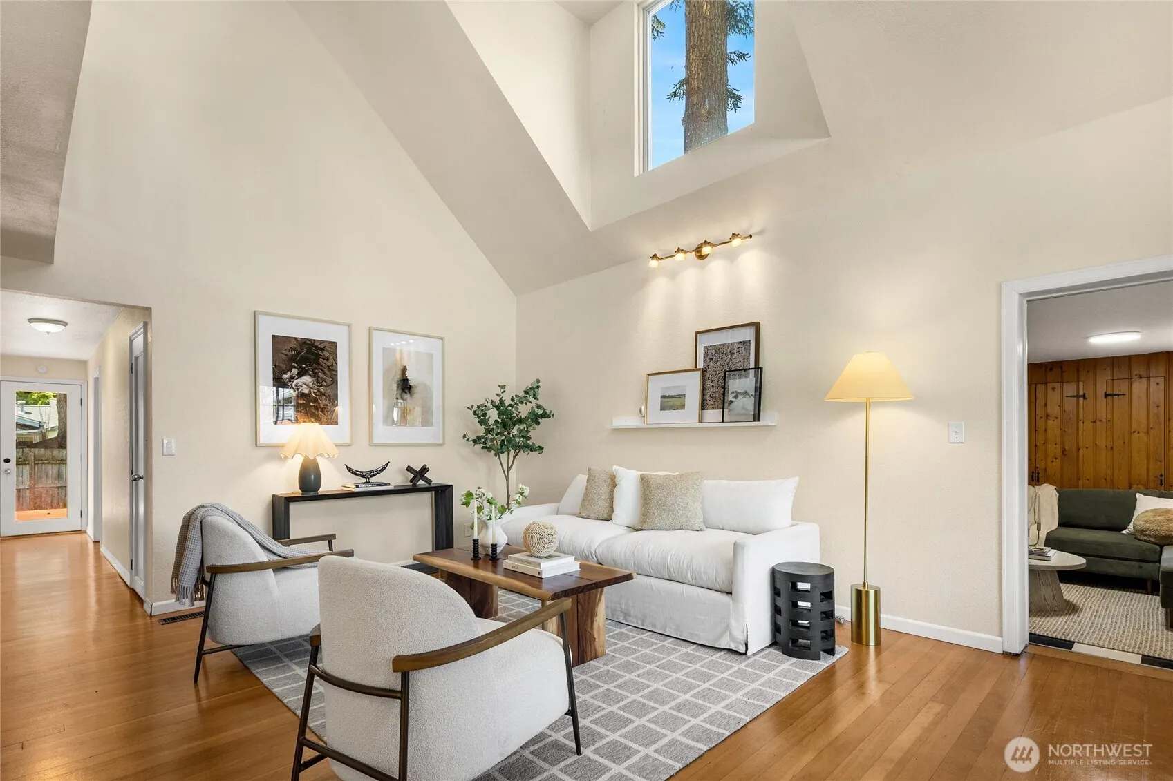 Property photo for 14331 Wallingford Avenue N, Seattle photo 3