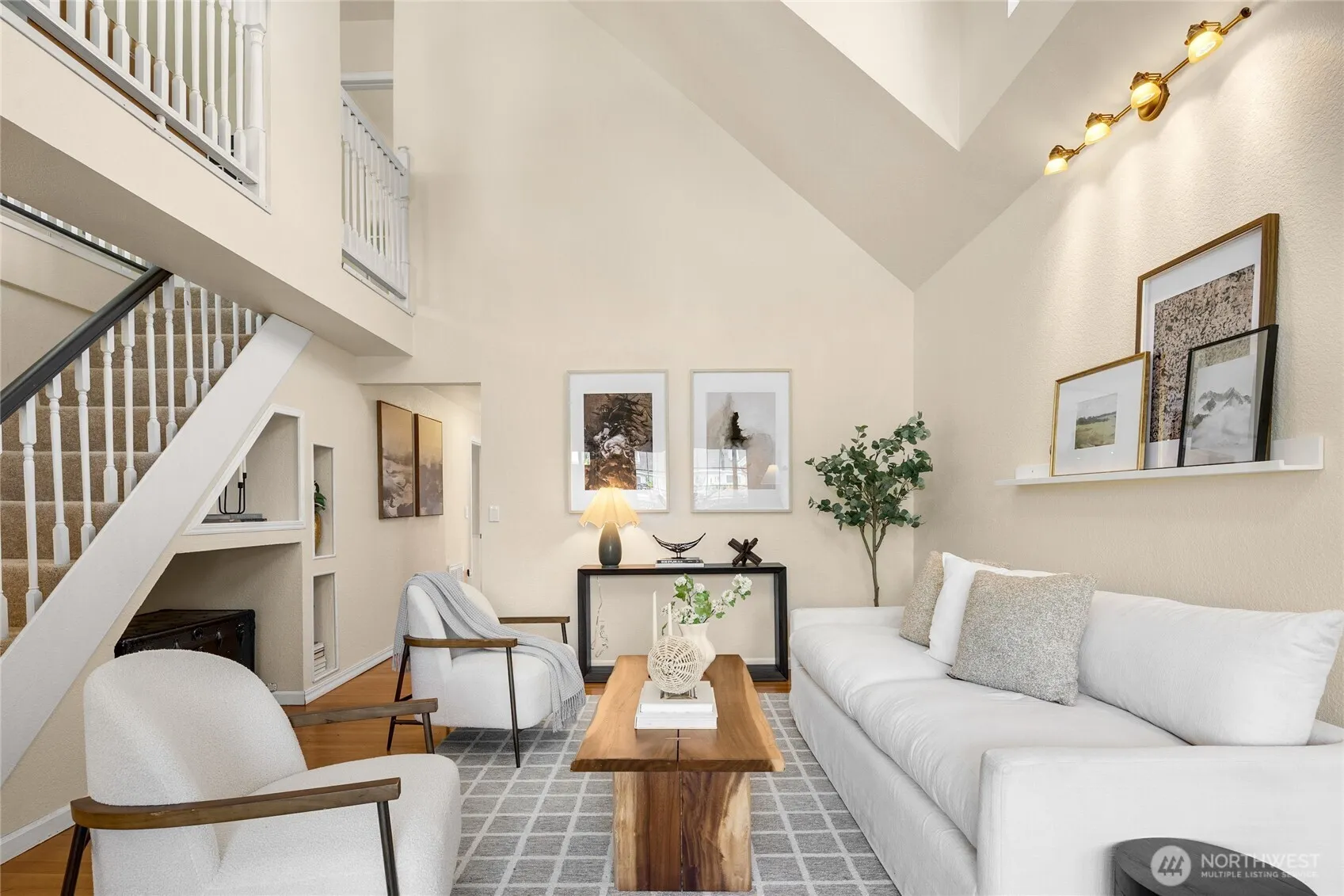 Property photo for 14331 Wallingford Avenue N, Seattle photo 4