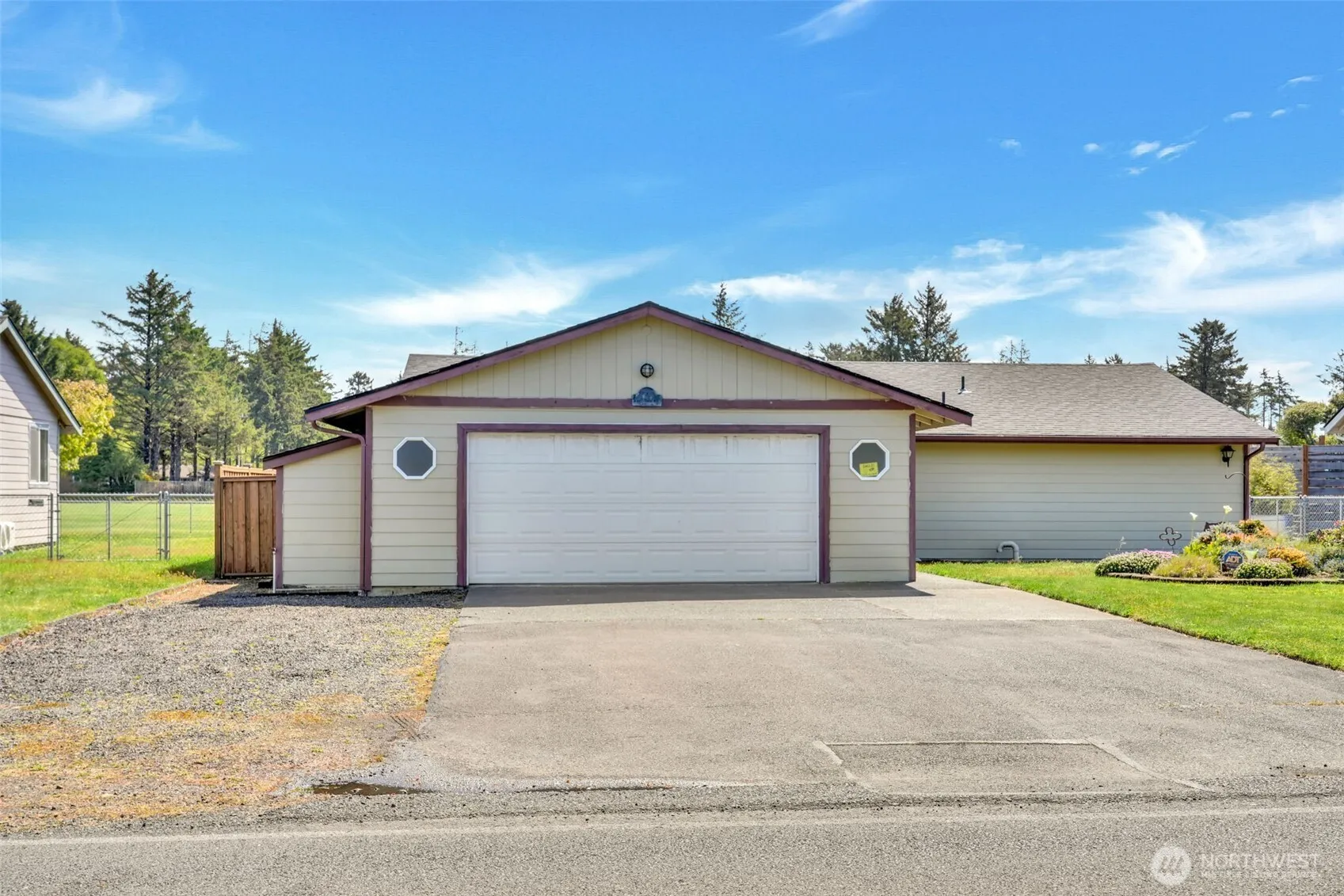 Property photo for 546 Canal Drive Ne, Ocean Shores photo 3
