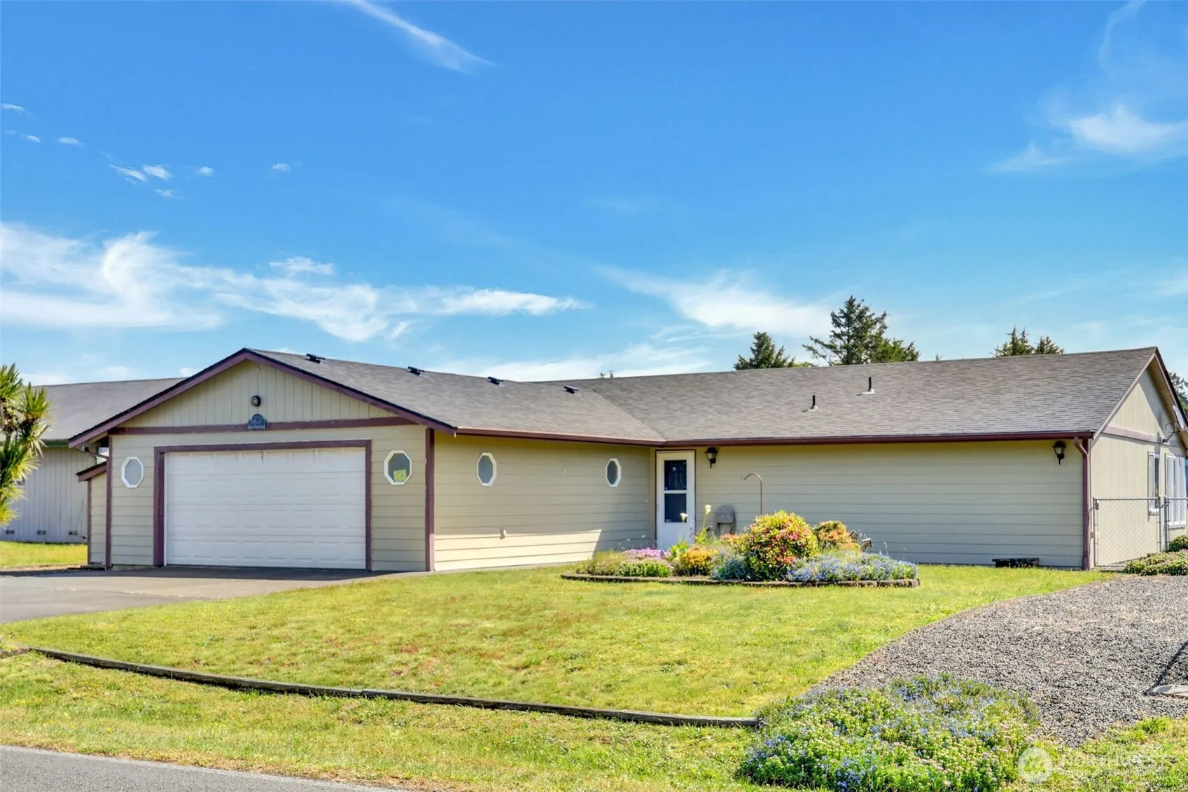 Property photo for 546 Canal Drive Ne, Ocean Shores photo 2