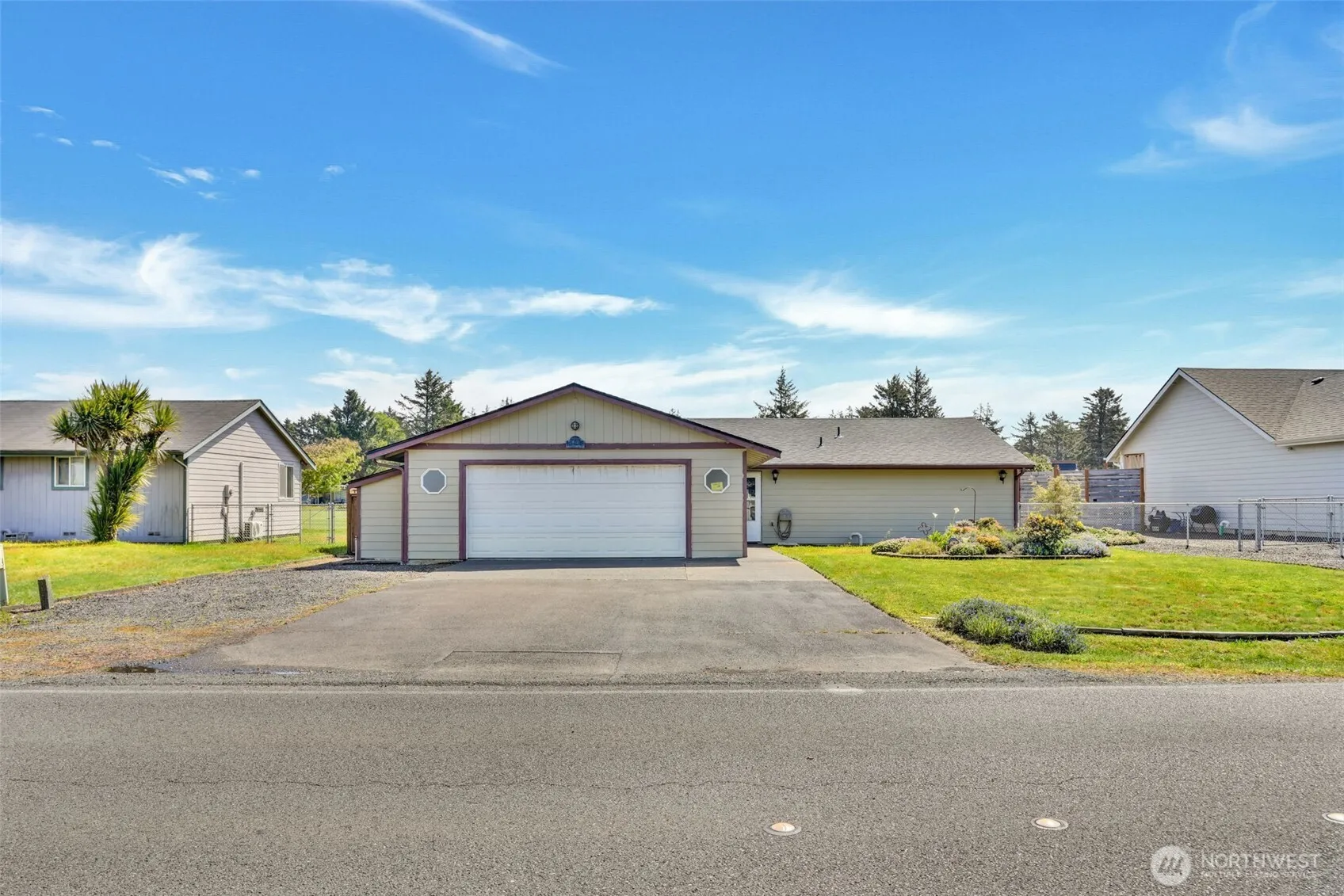Property photo for 546 Canal Drive Ne, Ocean Shores photo 4