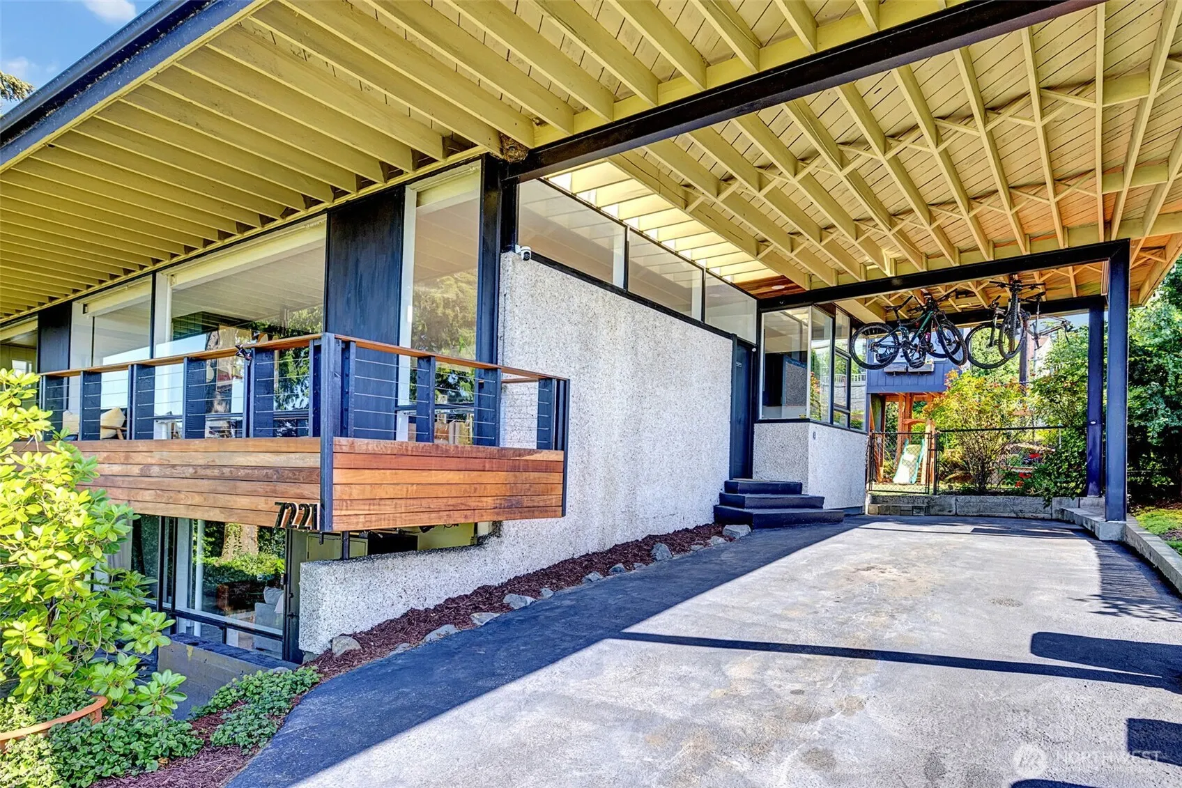 Property photo for 7221 S Sunnycrest Road, Seattle photo 4