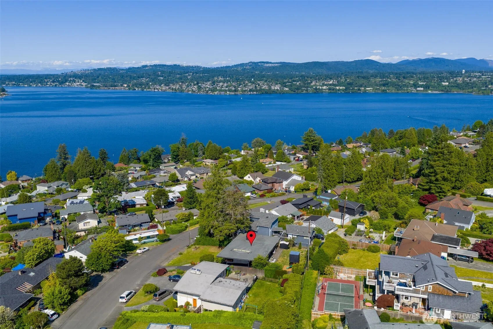 Property photo for 7221 S Sunnycrest Road, Seattle photo 2