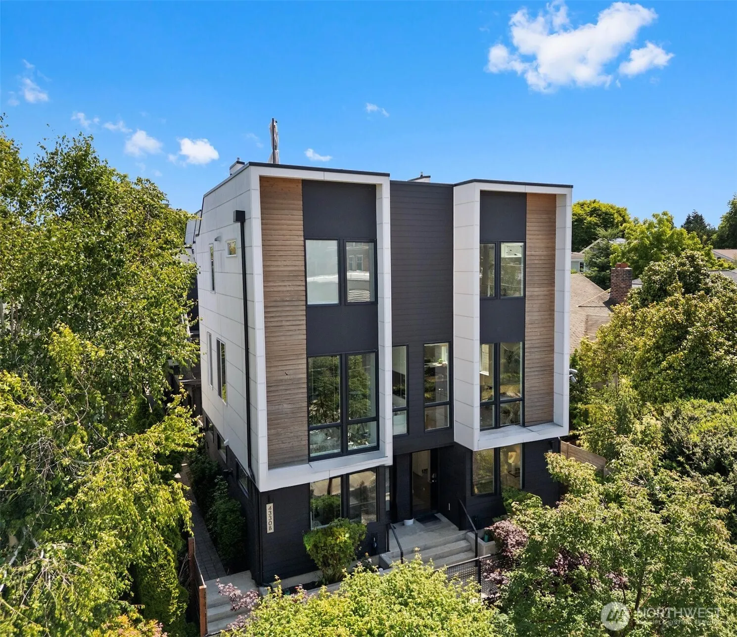 Property photo for 4330 Woodlawn Avenue N #a, Seattle