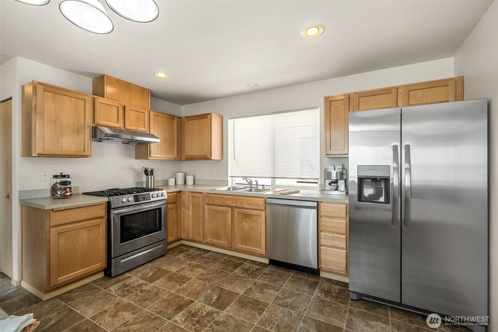 Property photo for 10049 17th Avenue Sw, Seattle photo 4