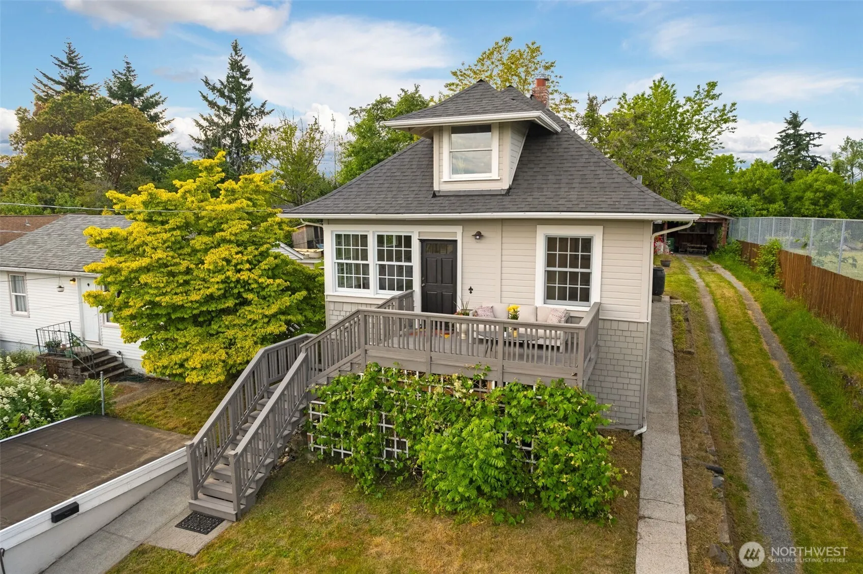 Property photo for 4340 S Bennett, Seattle