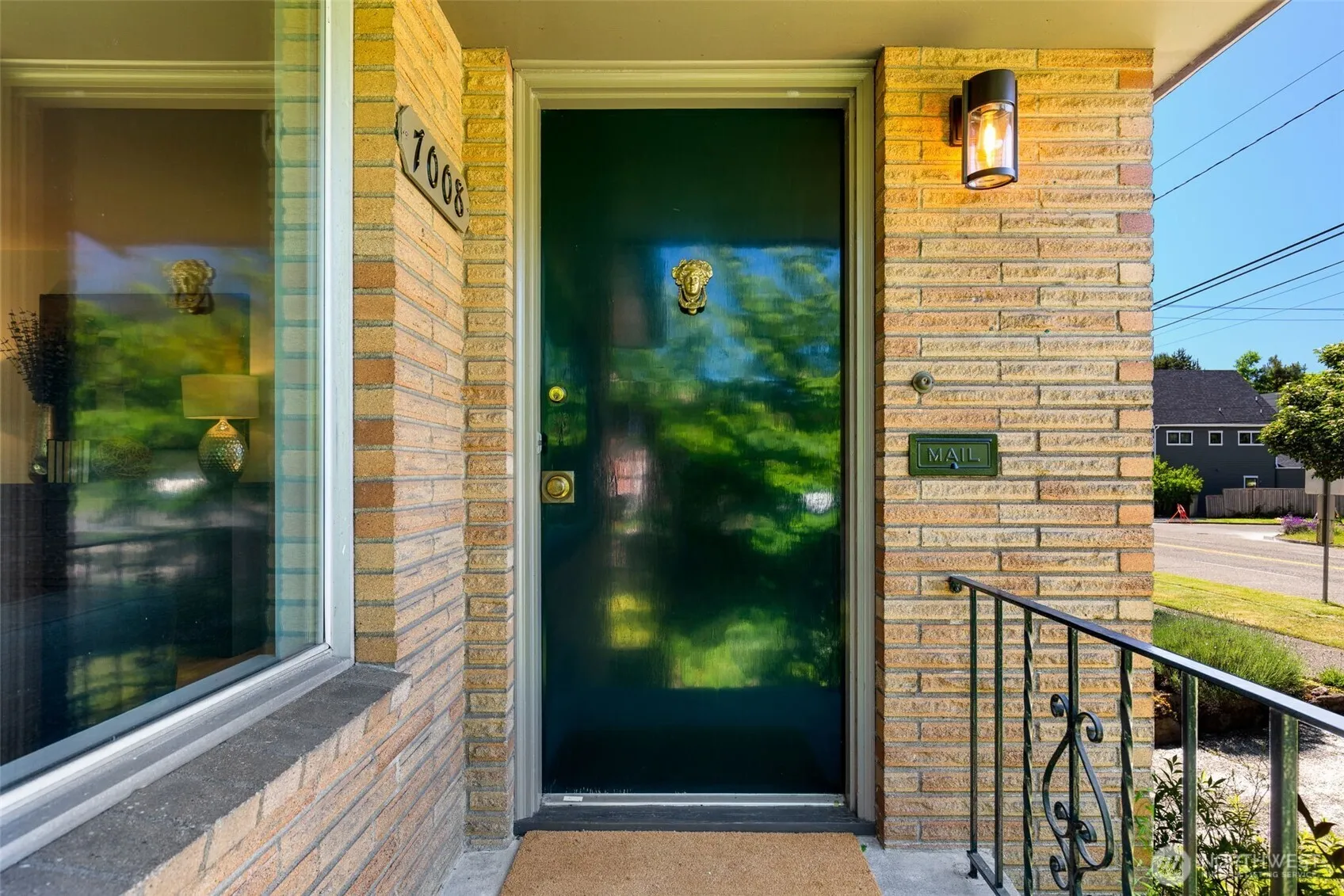 Property photo for 7008 25th Avenue Ne, Seattle photo 3
