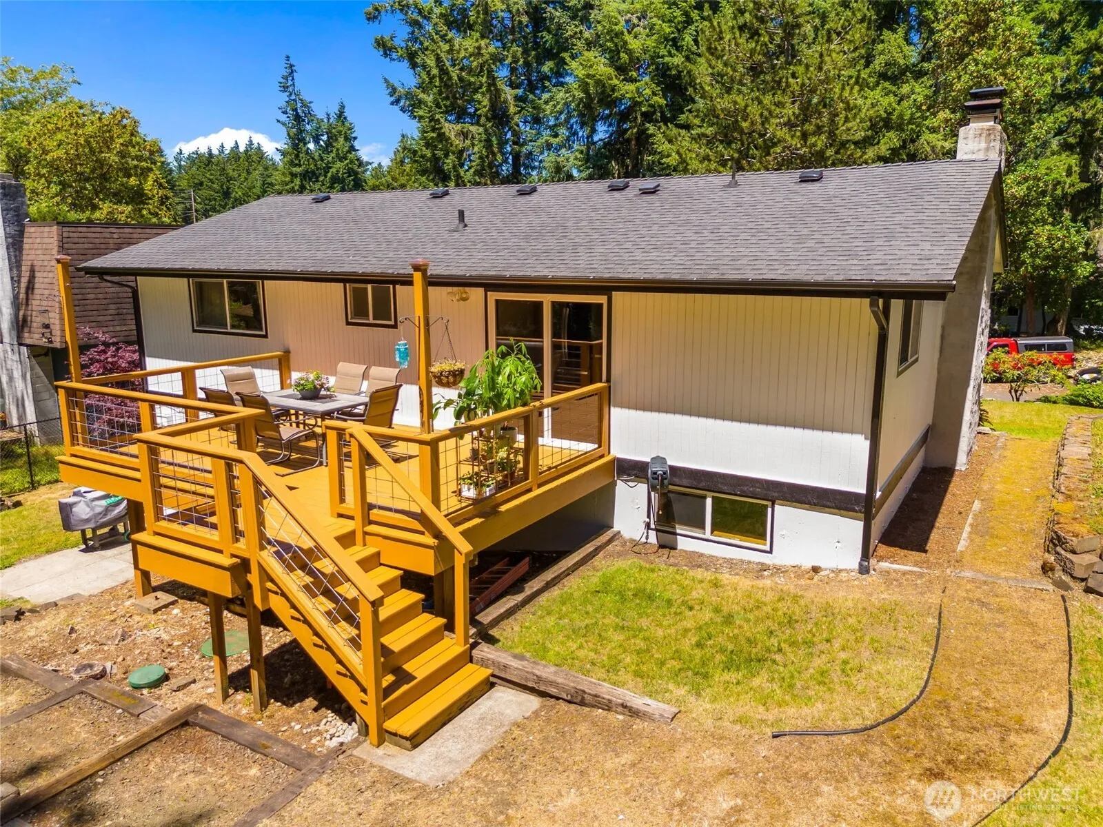 Property photo for 9541 Joann Avenue Ne, Olympia photo 4