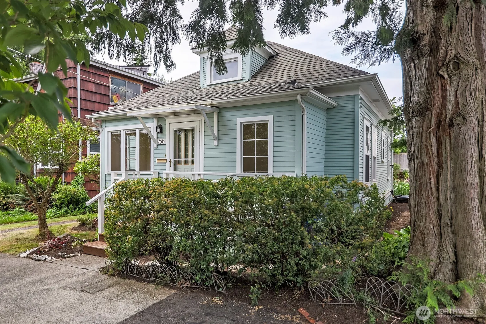 Property photo for 7015 23rd Avenue Nw, Seattle photo 2