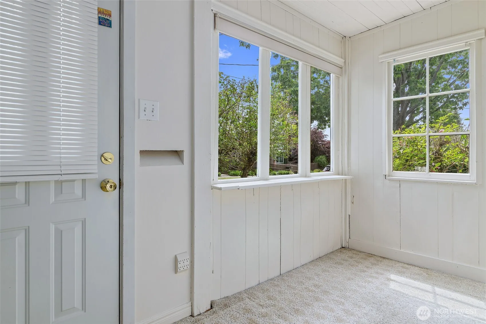 Property photo for 7015 23rd Avenue Nw, Seattle photo 4